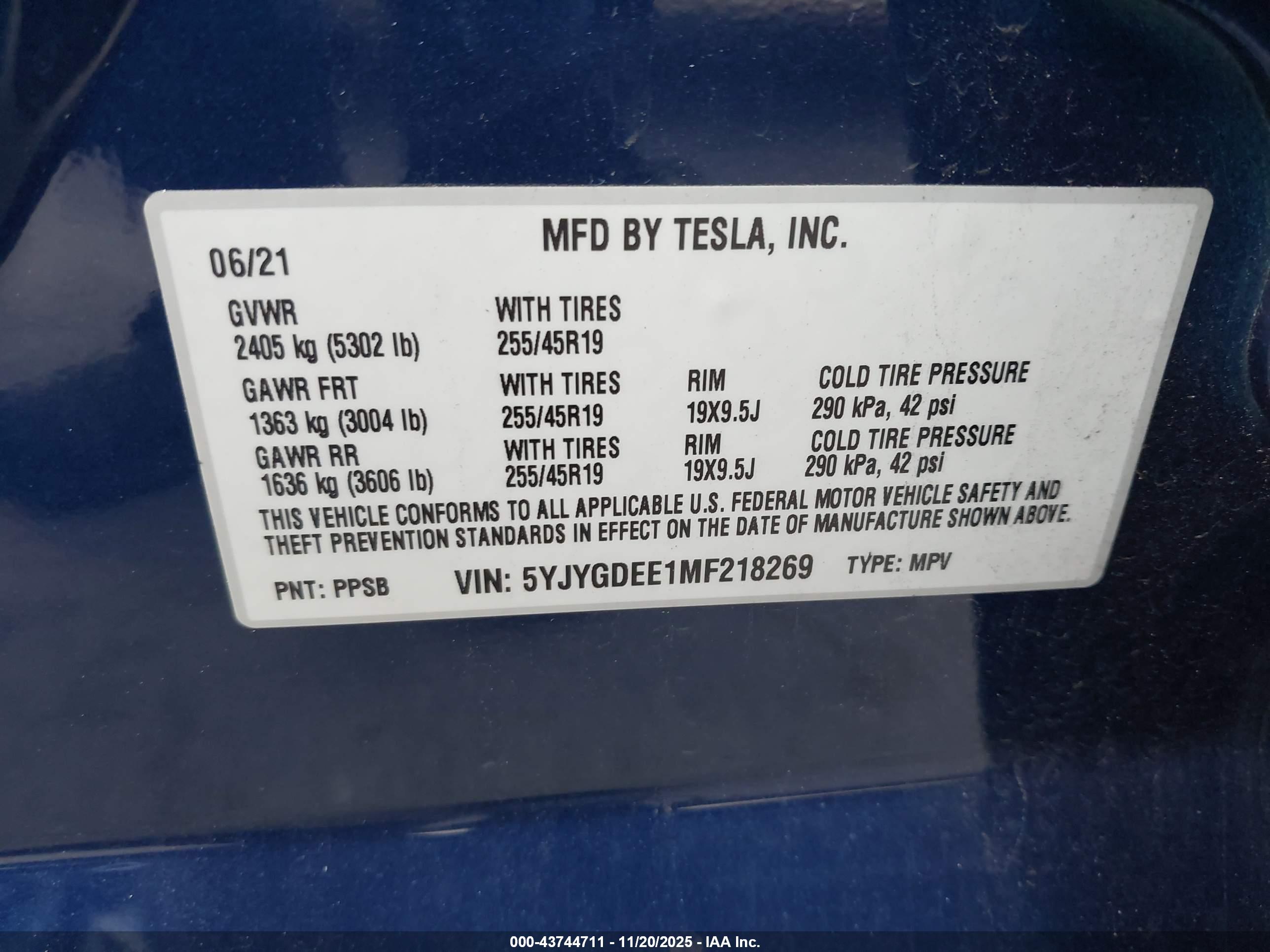 TESLA MODEL image 9