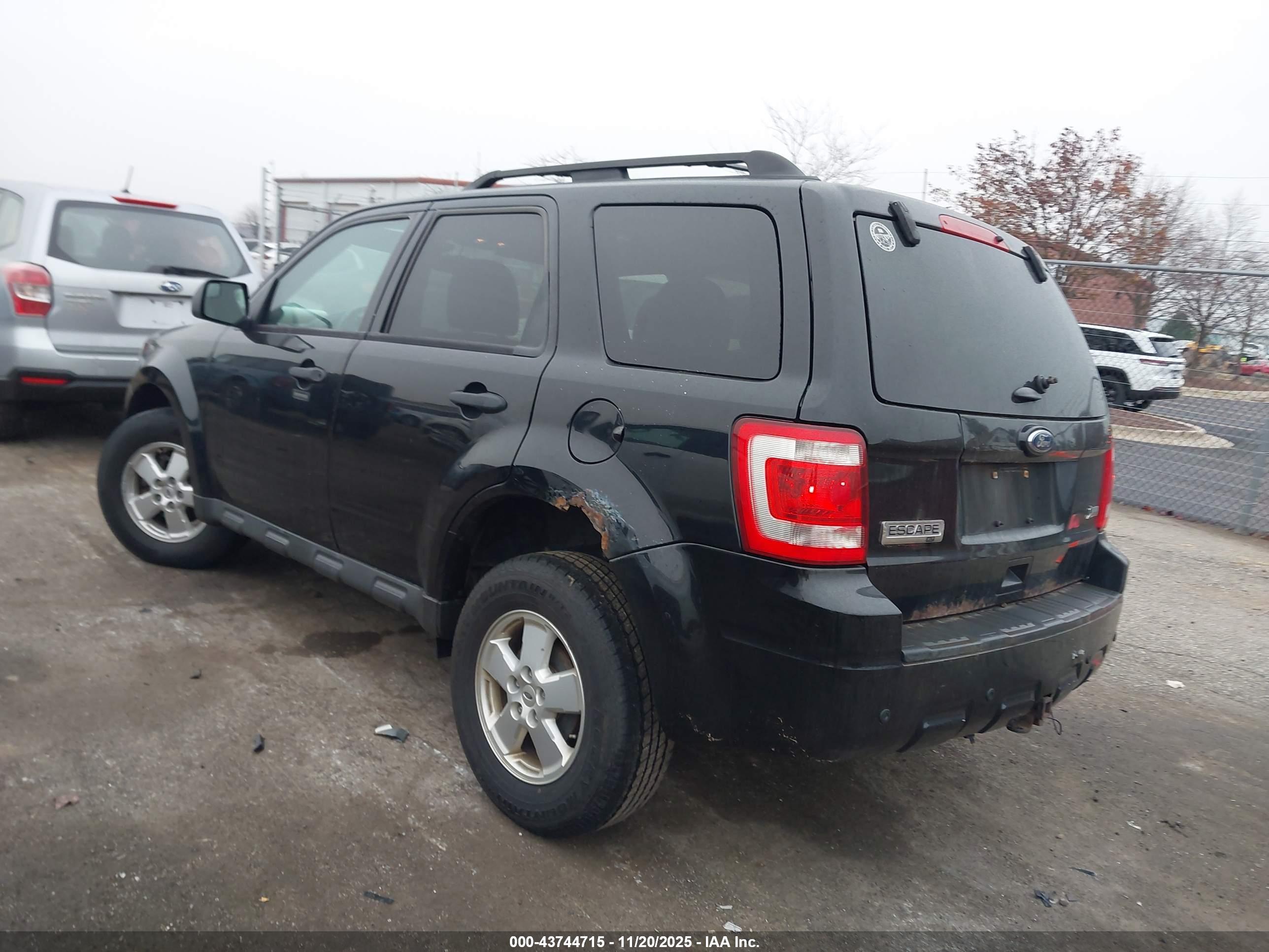 FORD ESCAPE image 3