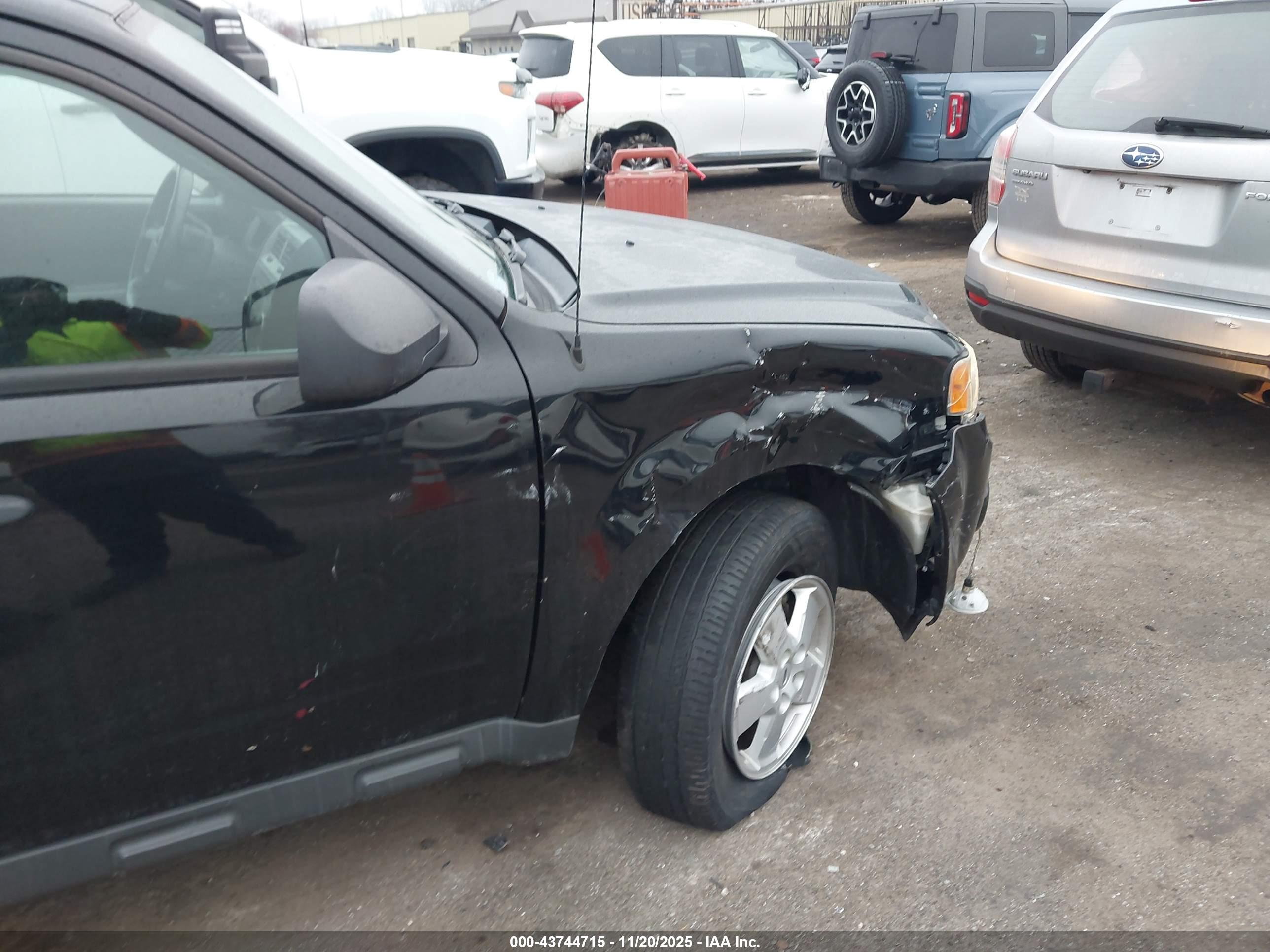 FORD ESCAPE image 6