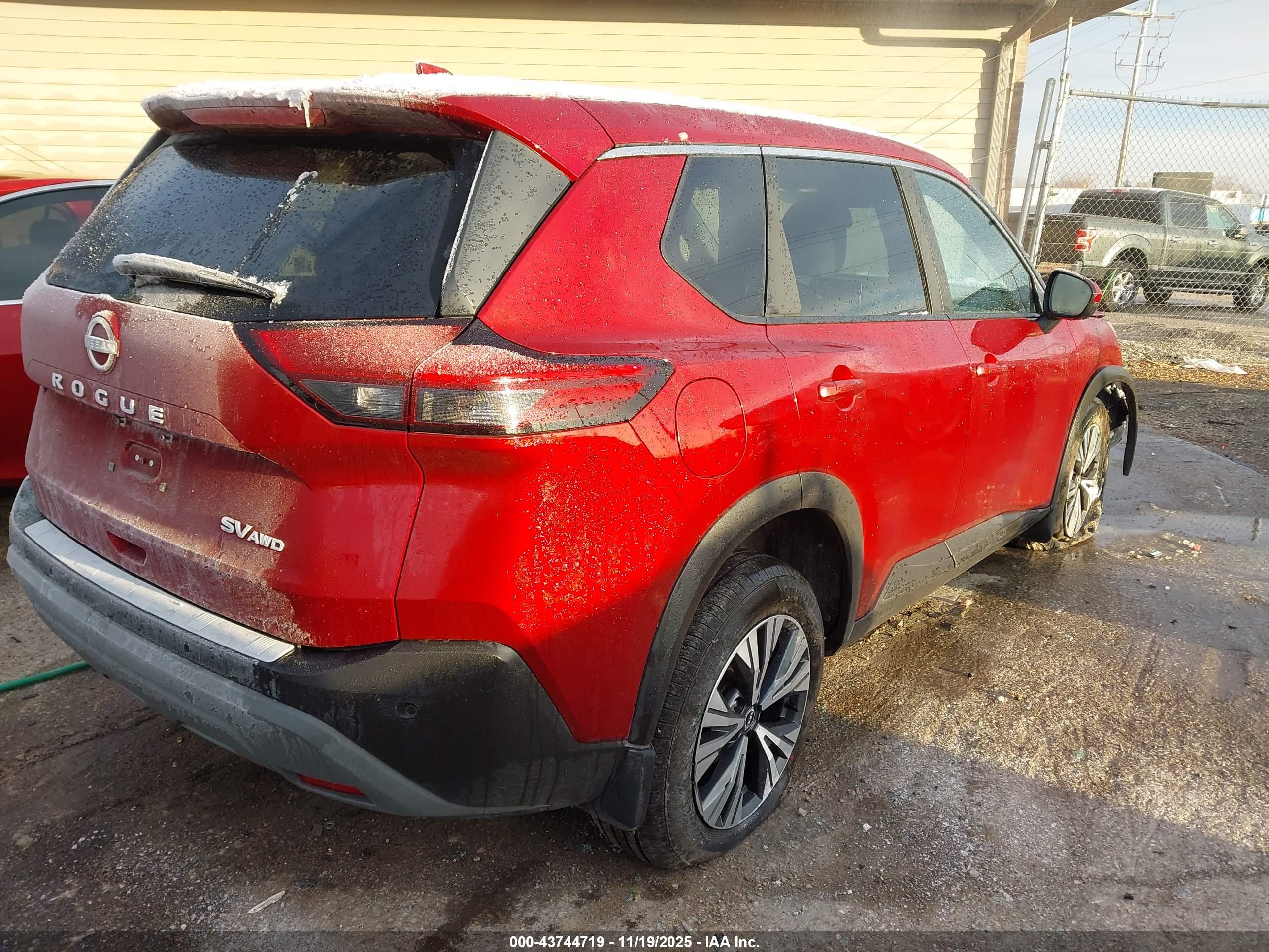 NISSAN ROGUE image 4