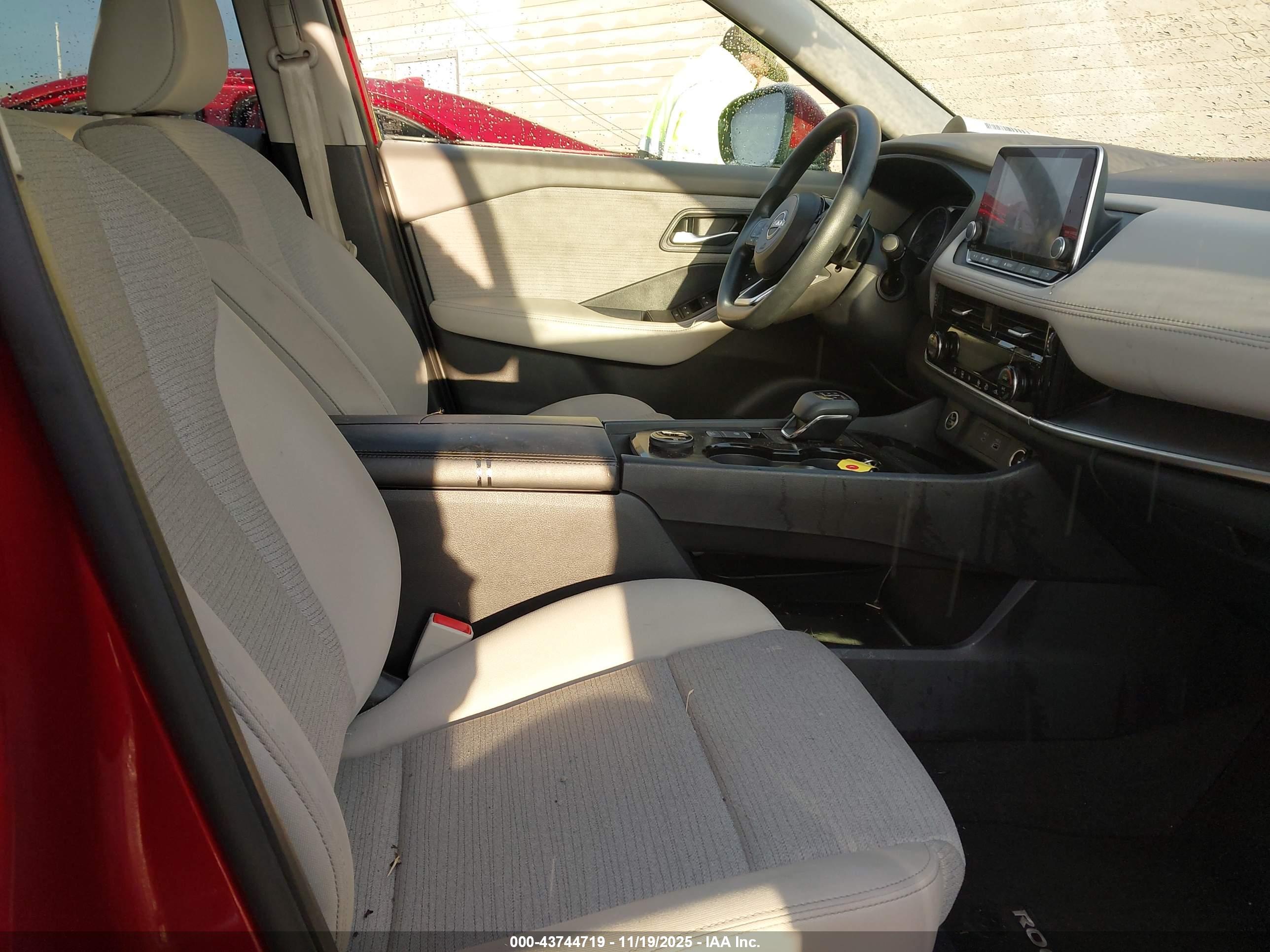 NISSAN ROGUE image 5