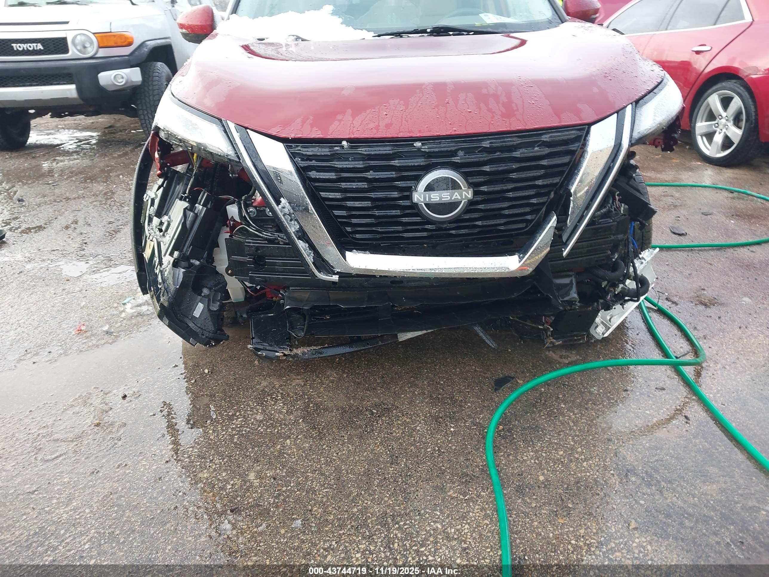 NISSAN ROGUE image 6