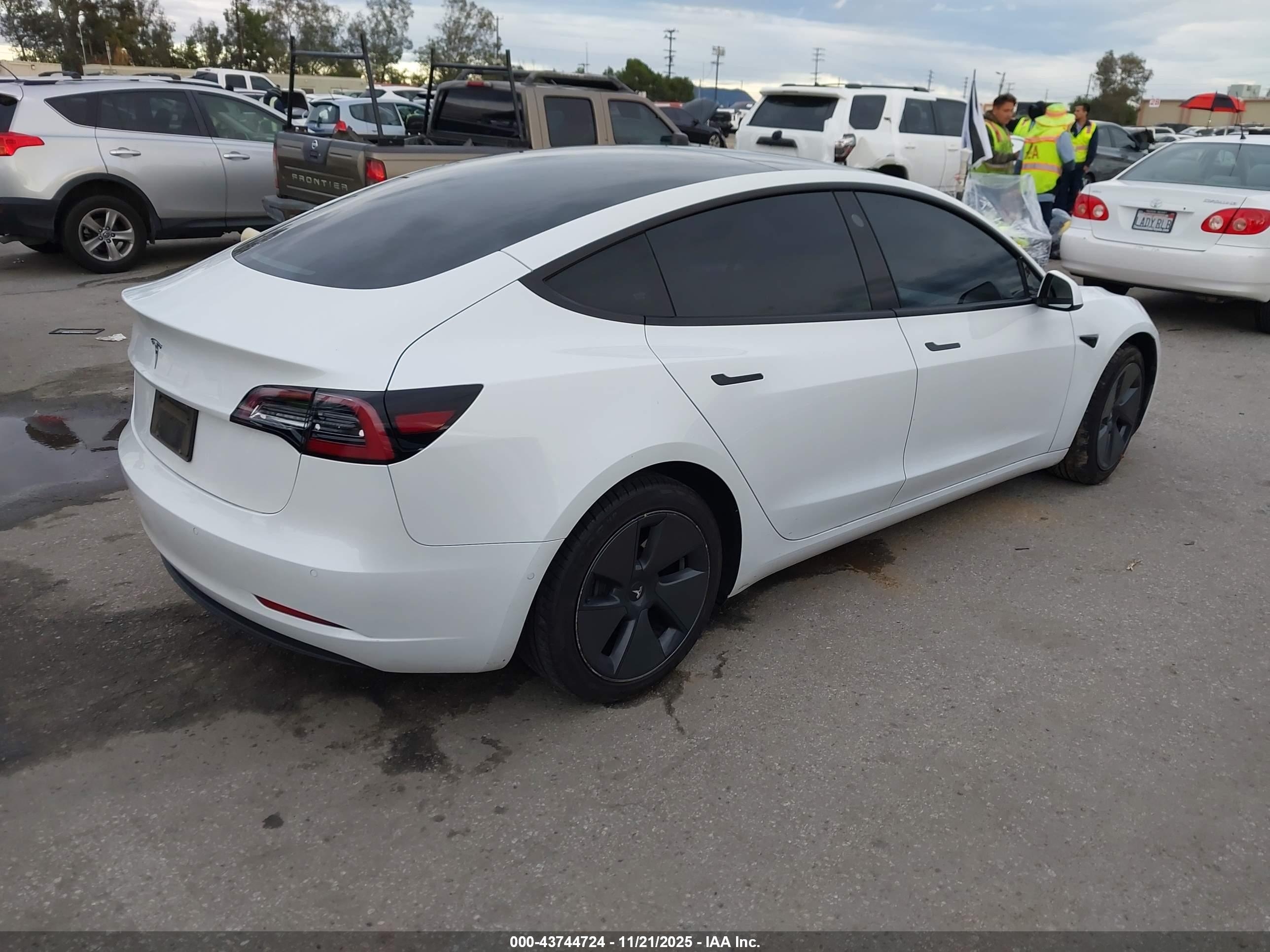TESLA MODEL image 4