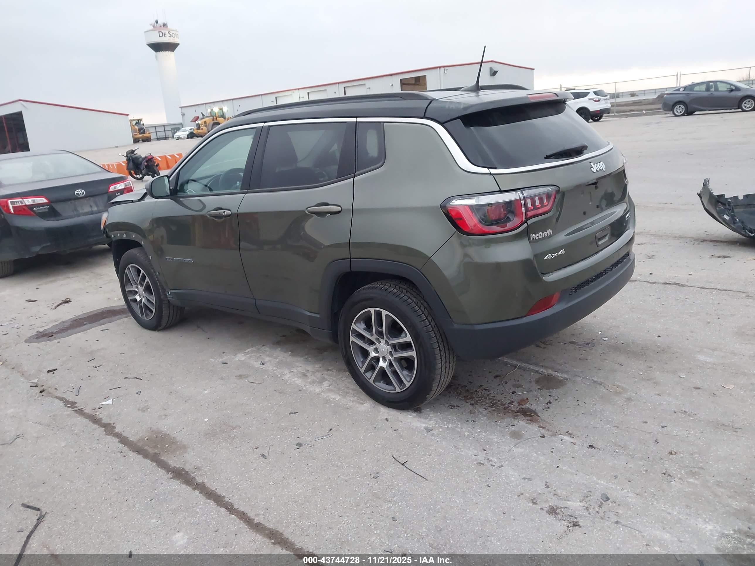 JEEP COMPASS image 3