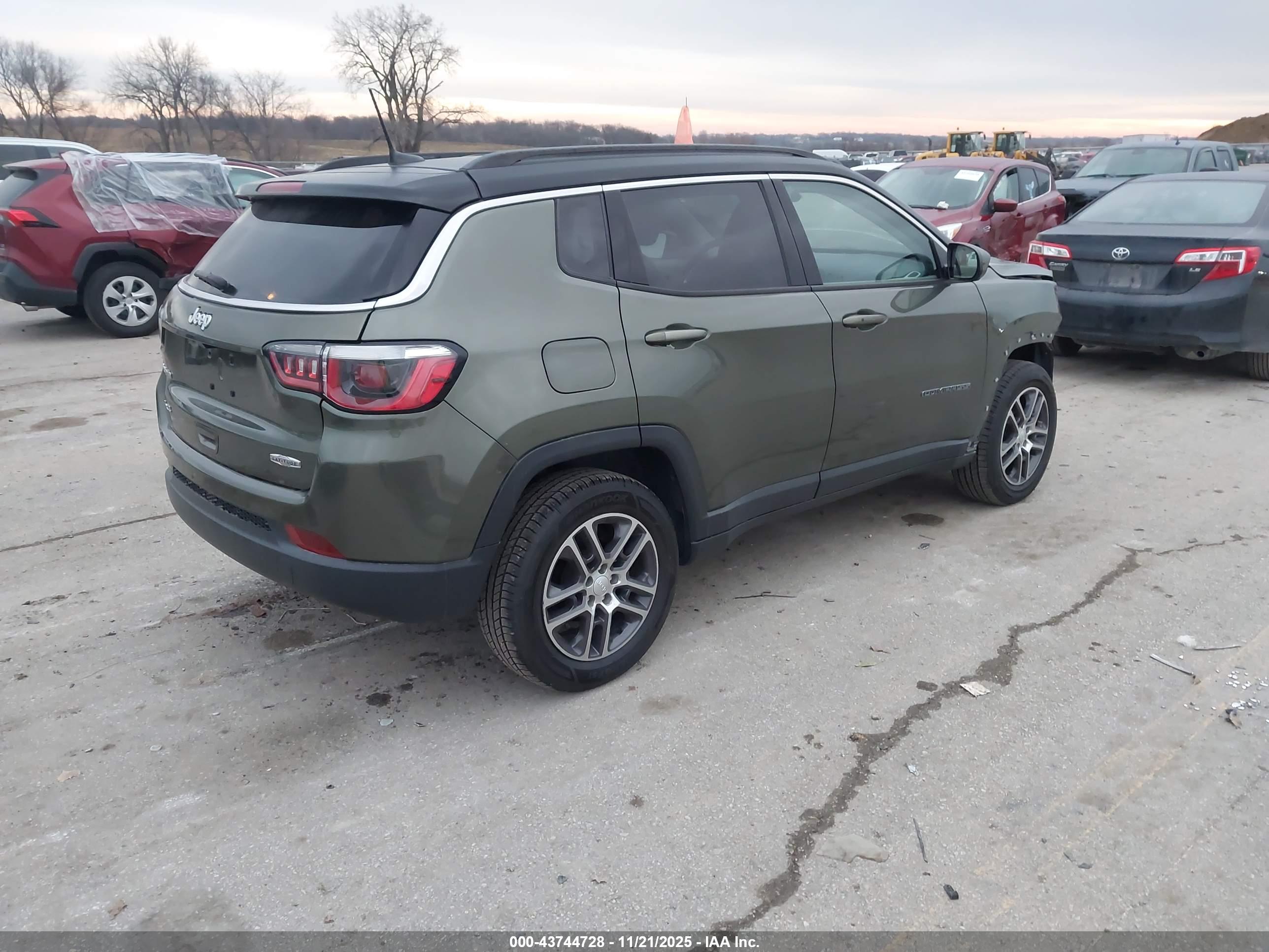 JEEP COMPASS image 4