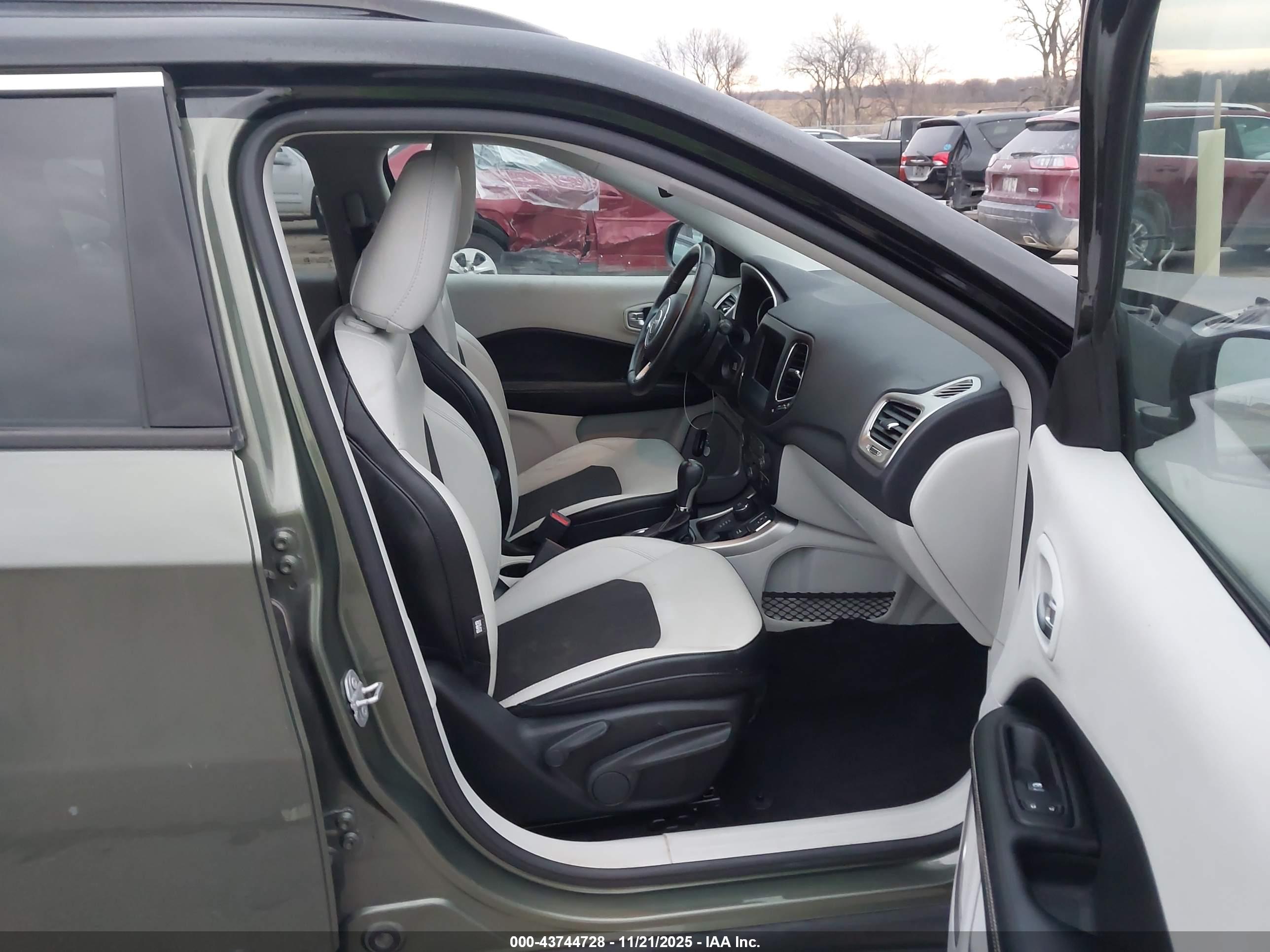 JEEP COMPASS image 5