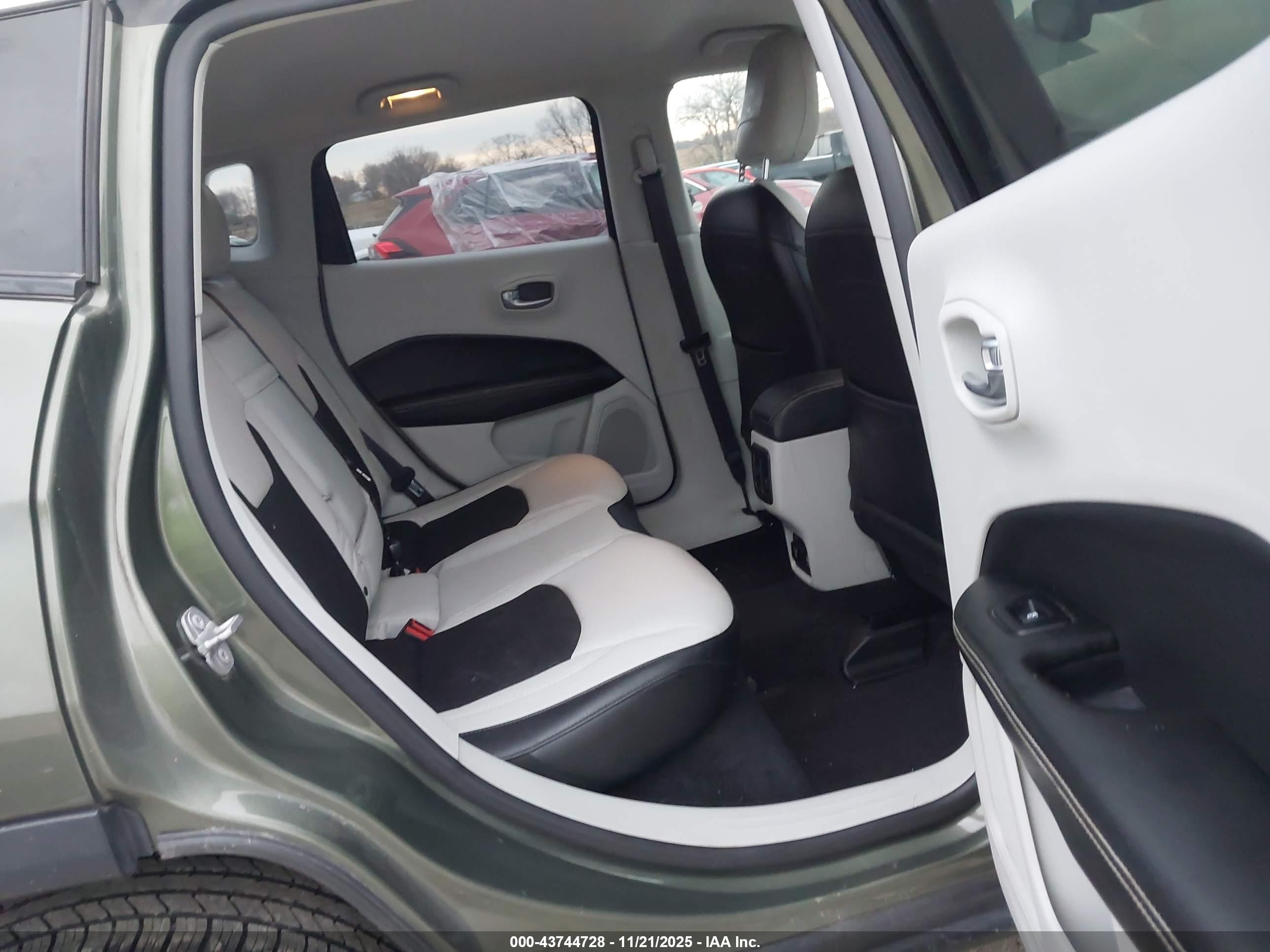 JEEP COMPASS image 8