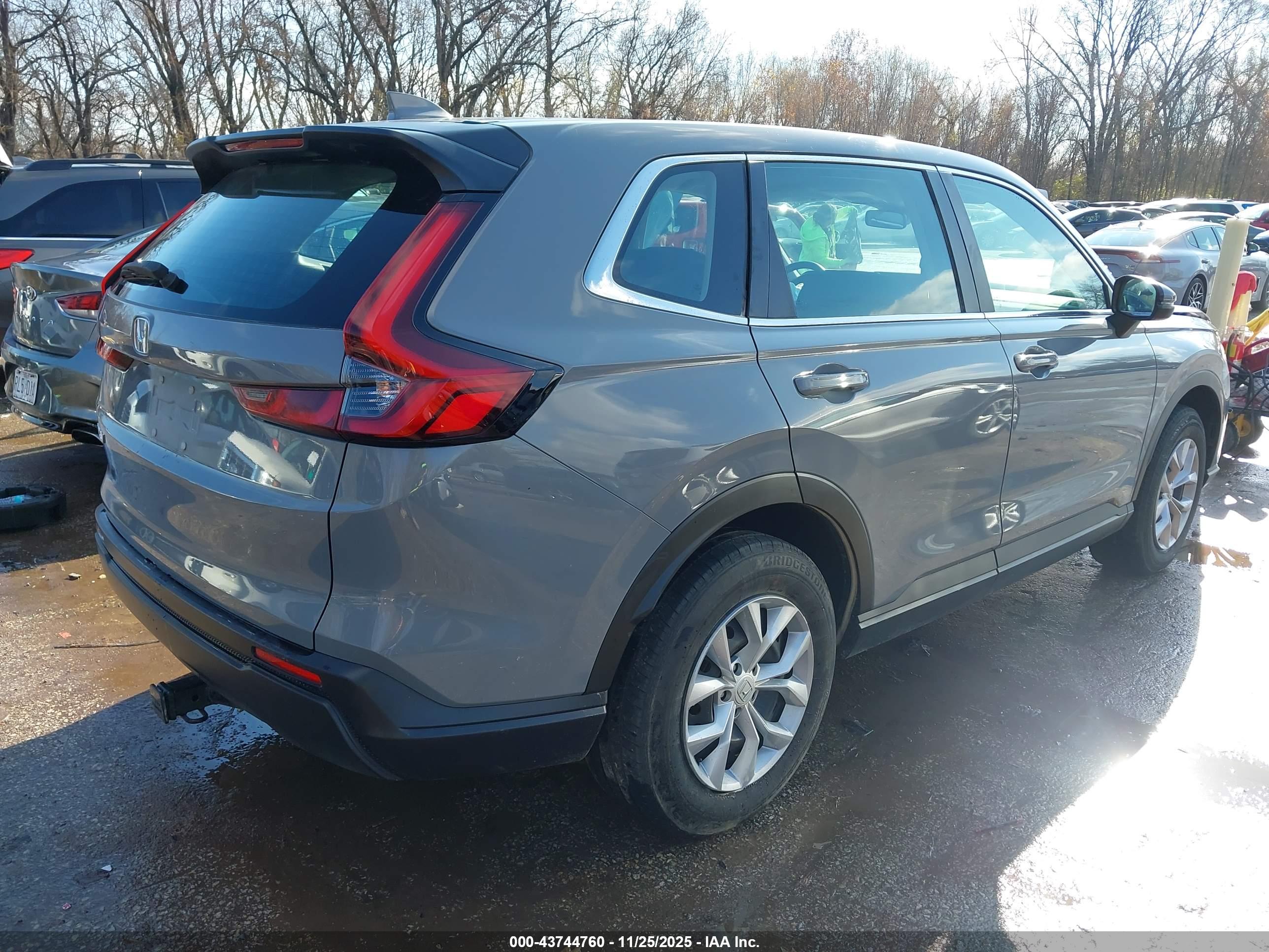 HONDA CR-V image 4