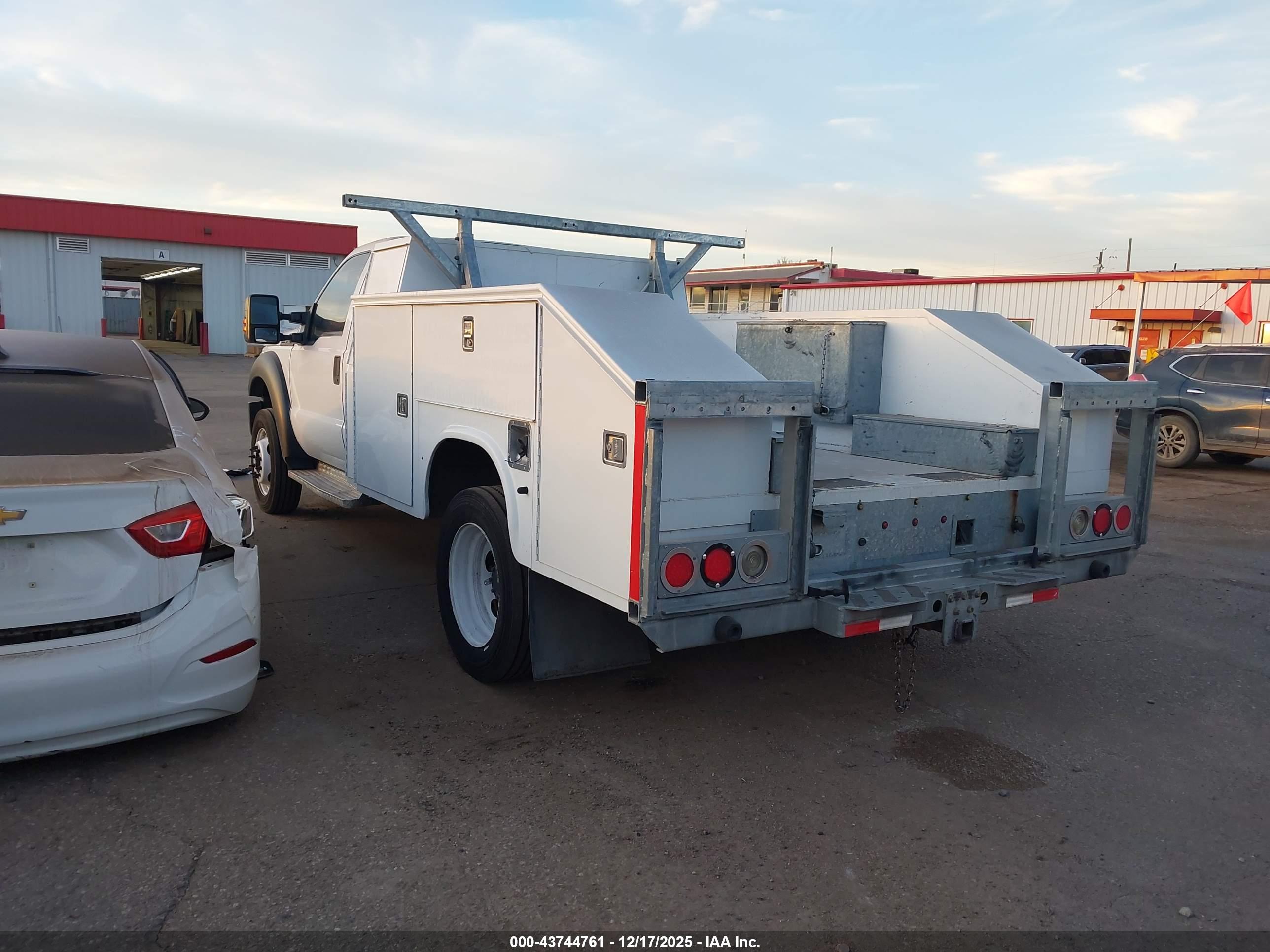 FORD F-550 image 3
