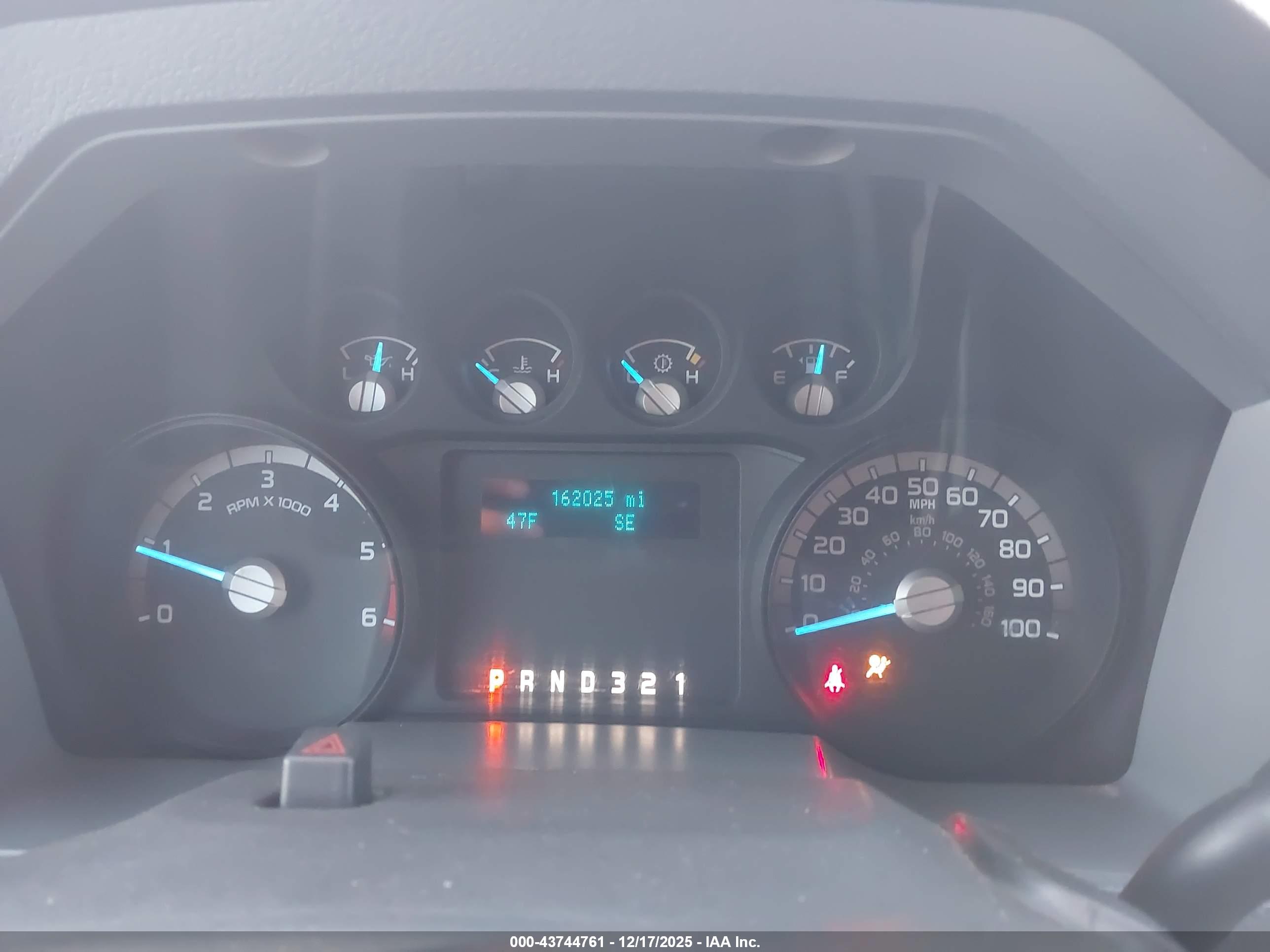 FORD F-550 image 6