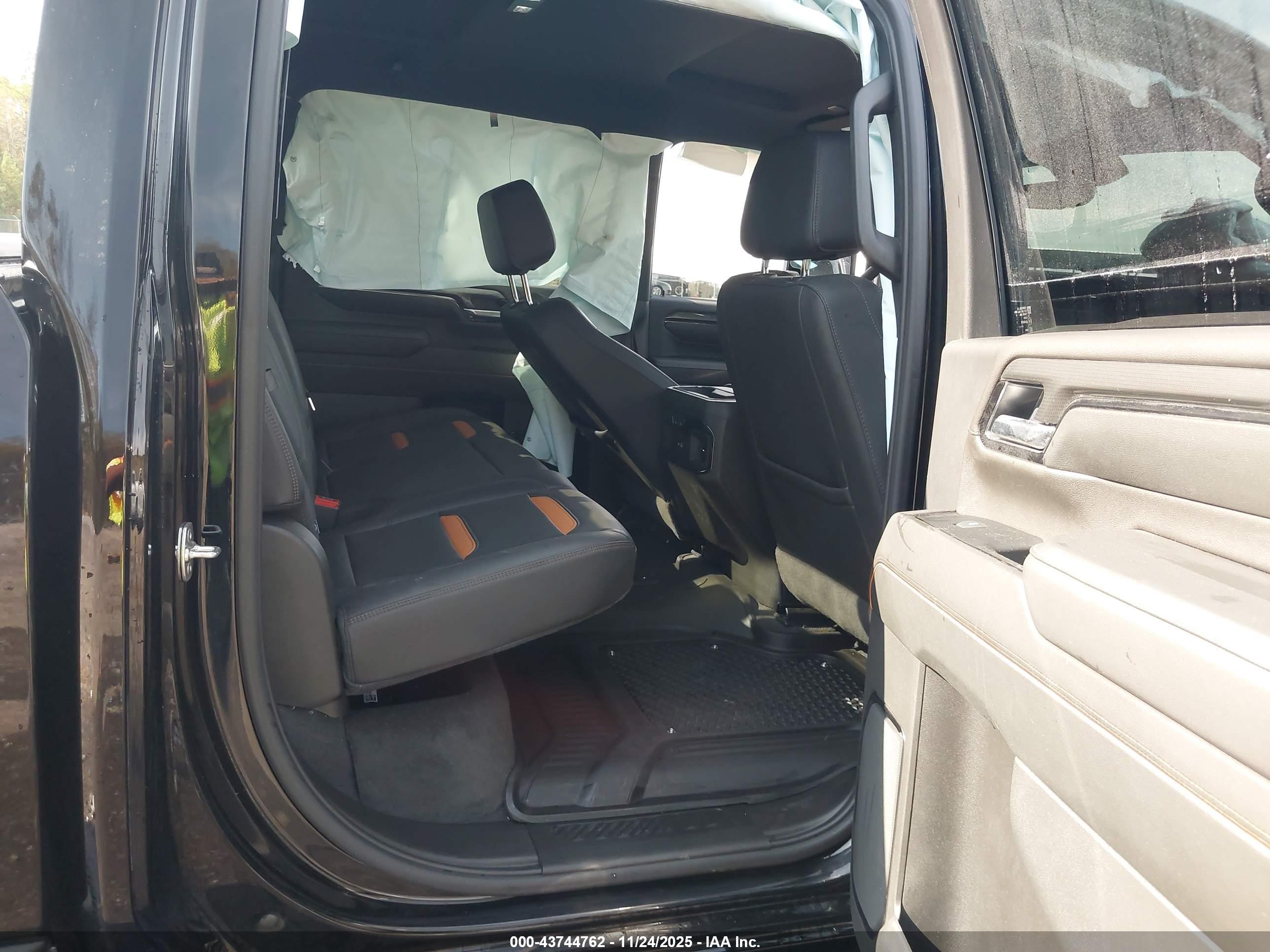 GMC SIERRA image 8