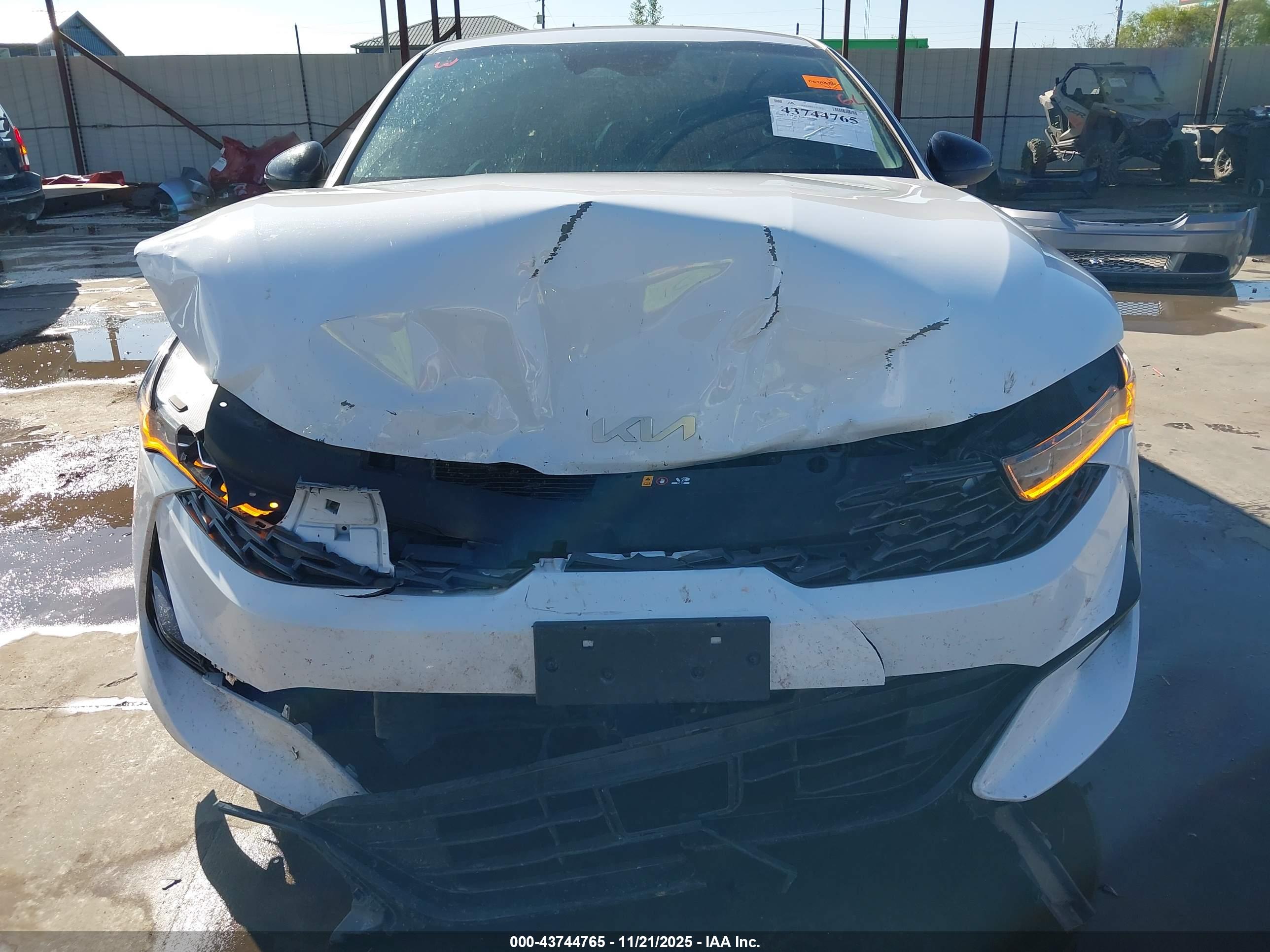 KIA K5 image 6