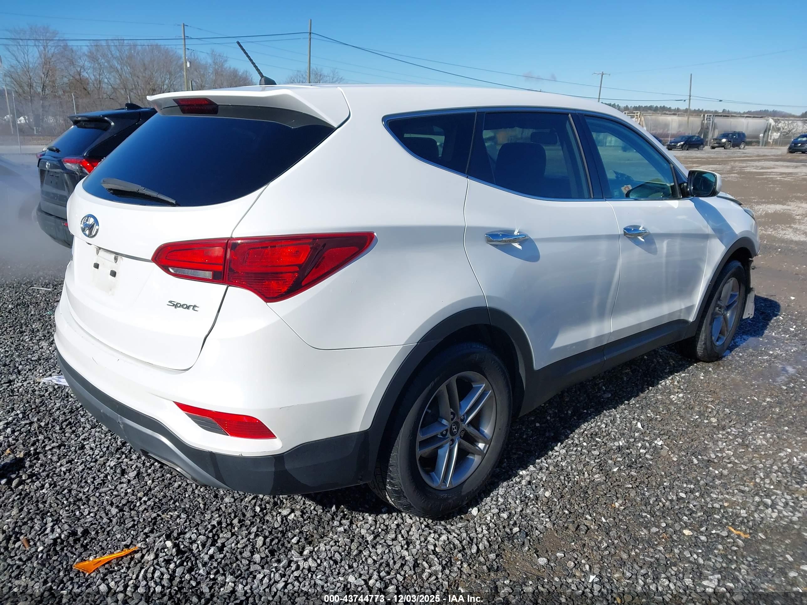 HYUNDAI SANTA image 4