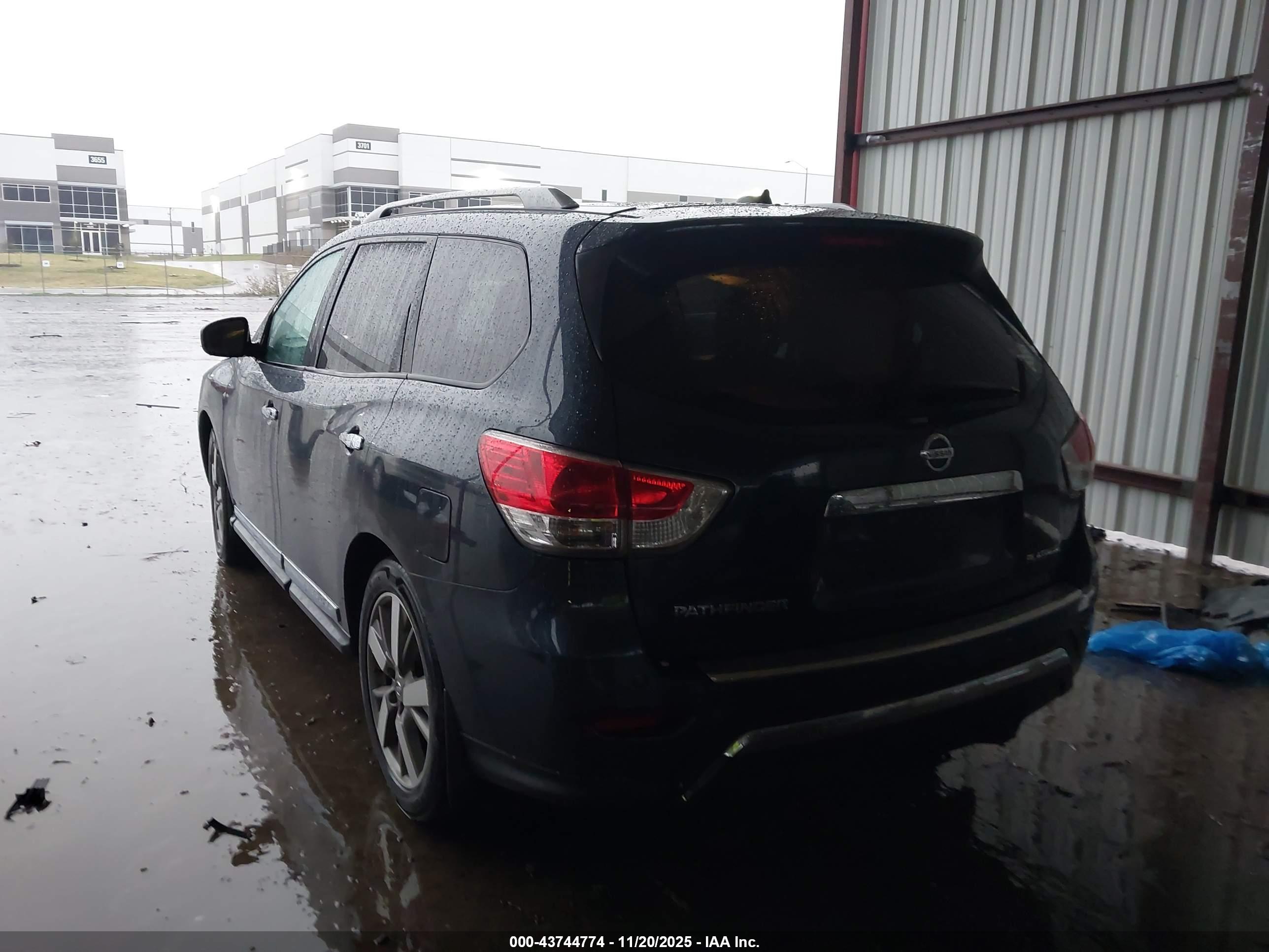 NISSAN PATHFINDER image 3
