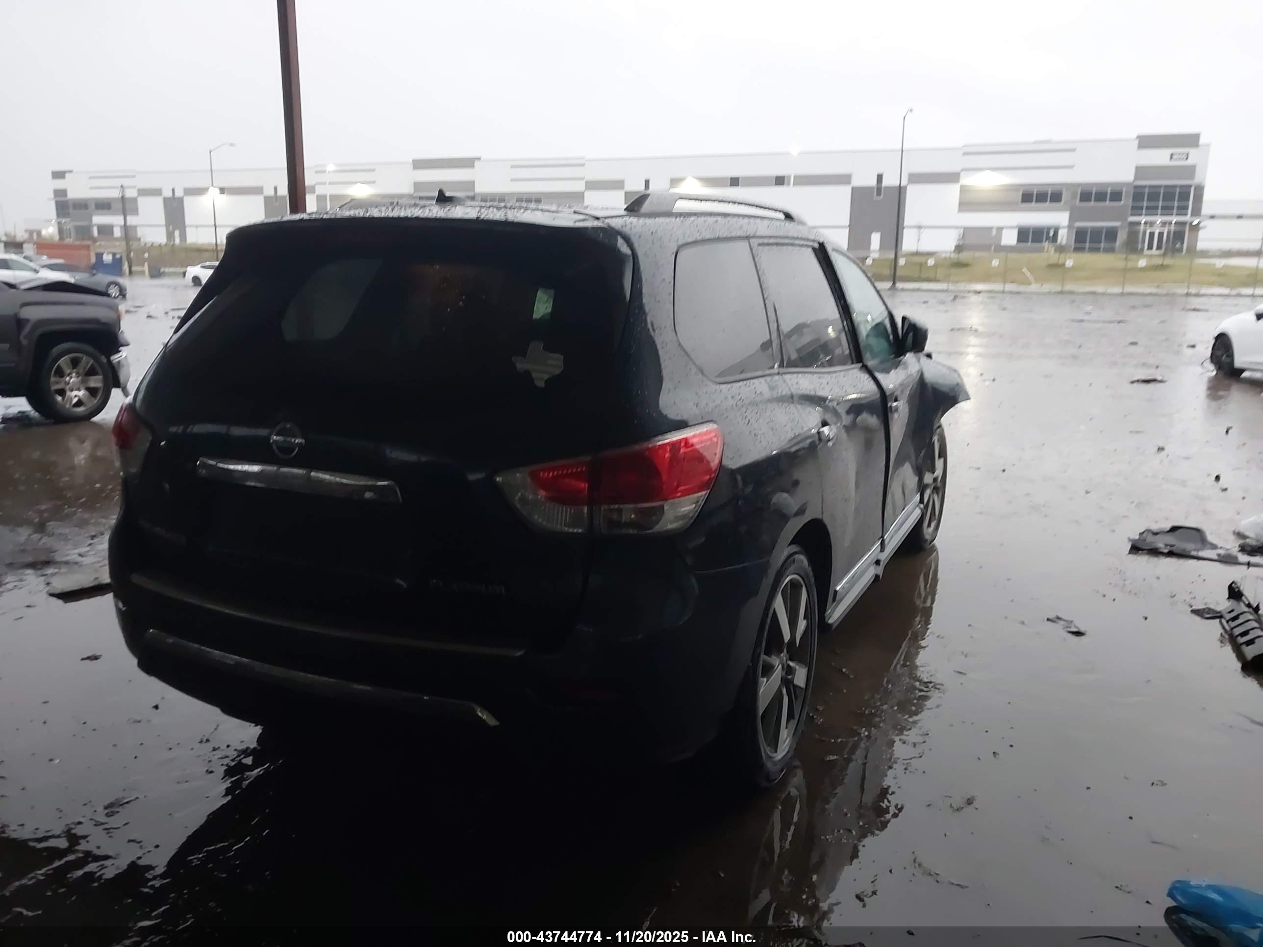 NISSAN PATHFINDER image 4