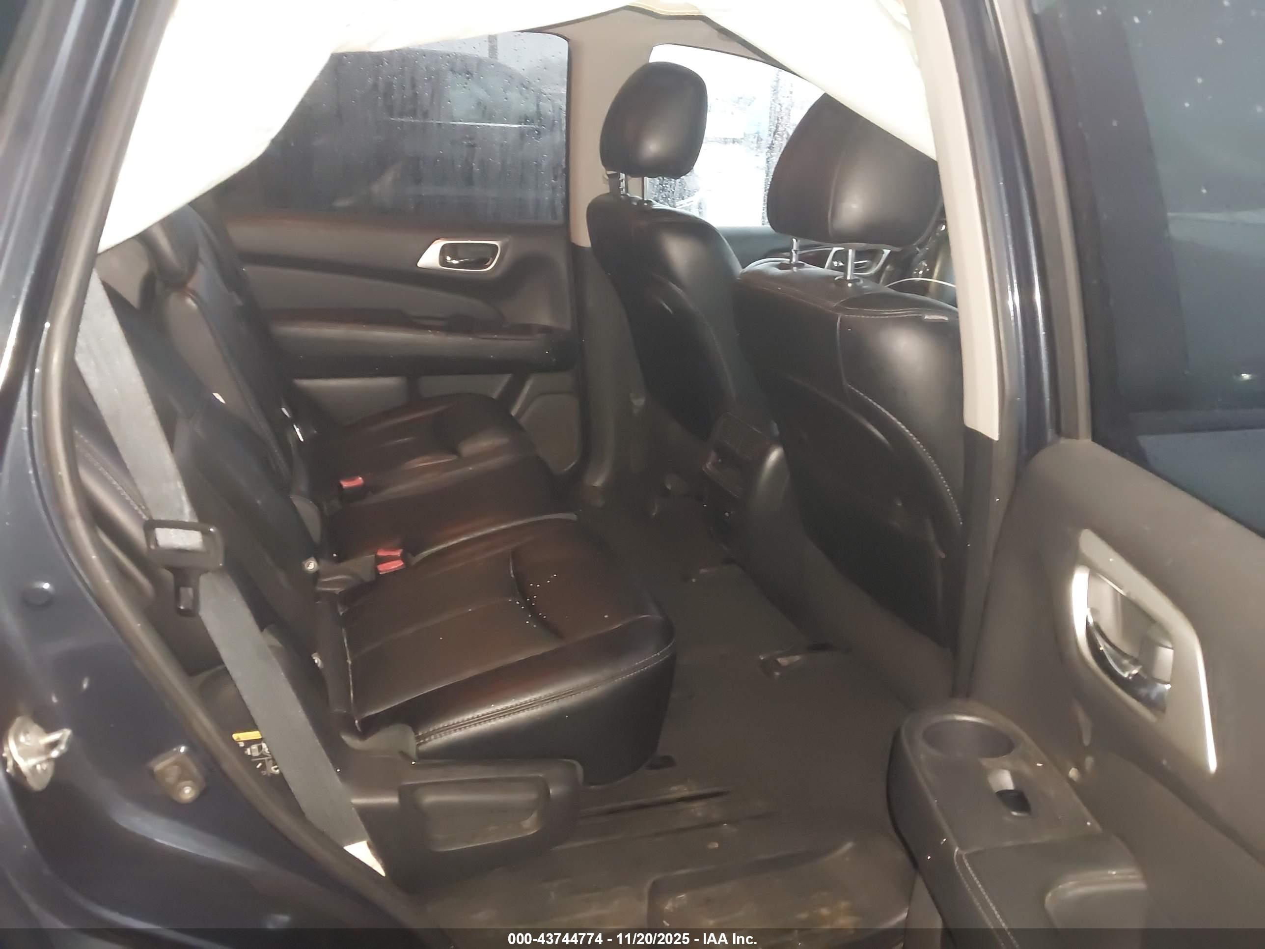 NISSAN PATHFINDER image 8