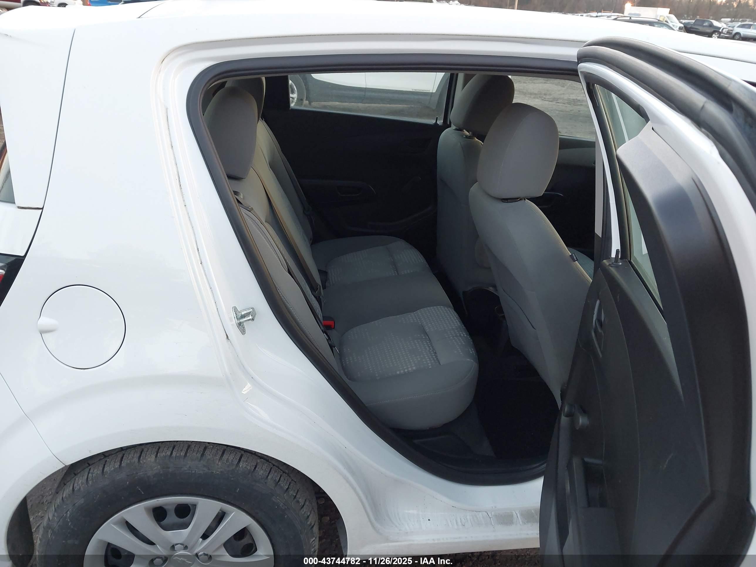 CHEVROLET SONIC image 8