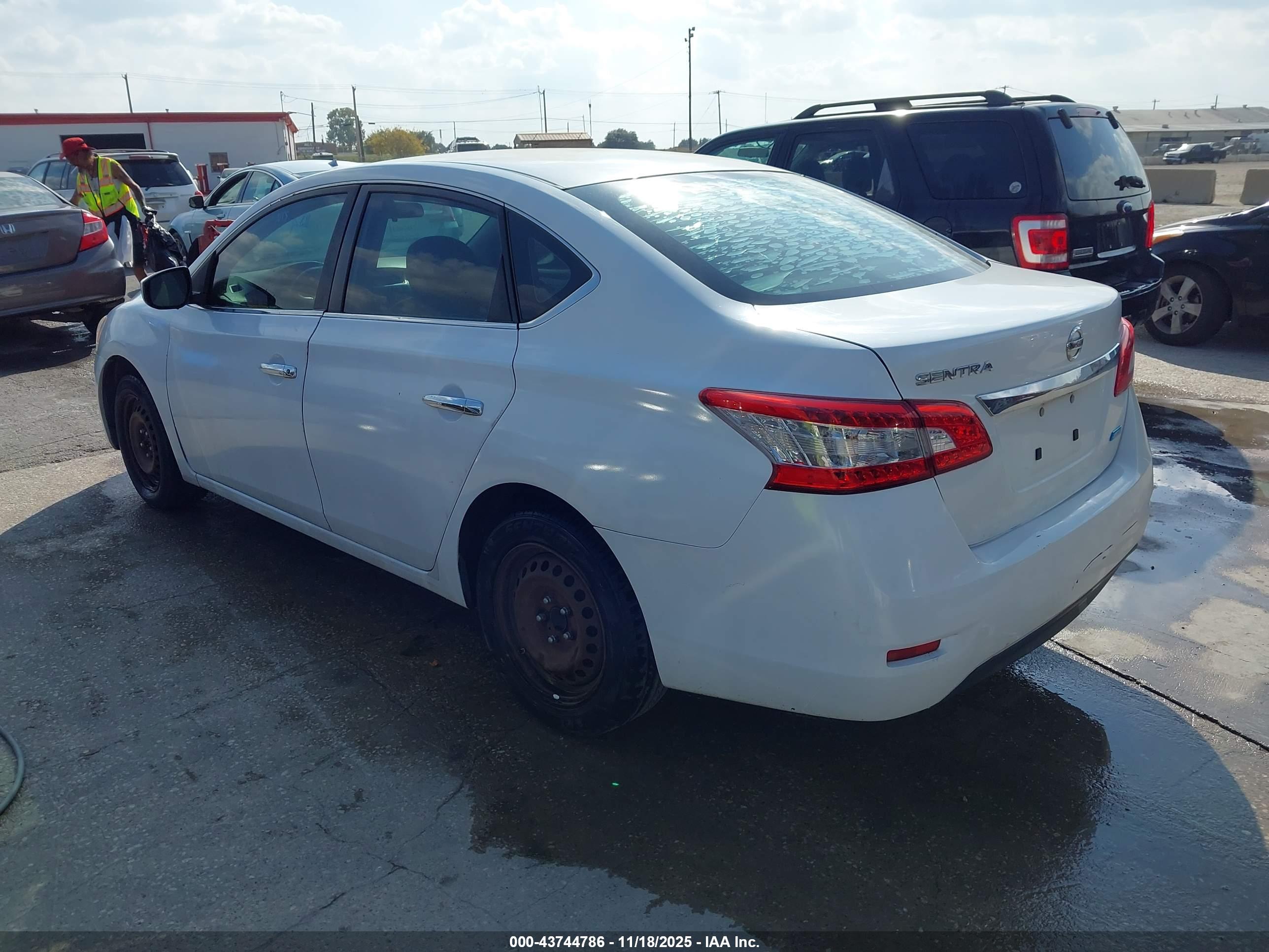 NISSAN SENTRA image 3