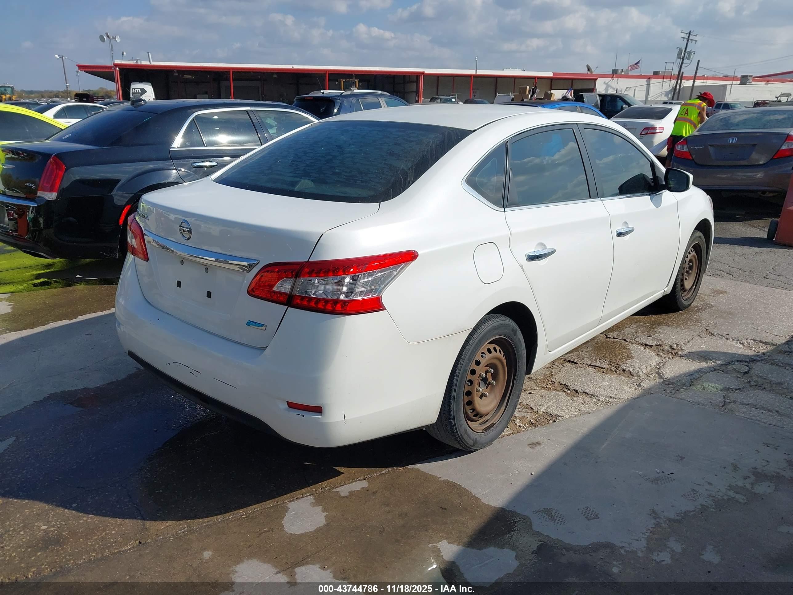 NISSAN SENTRA image 4