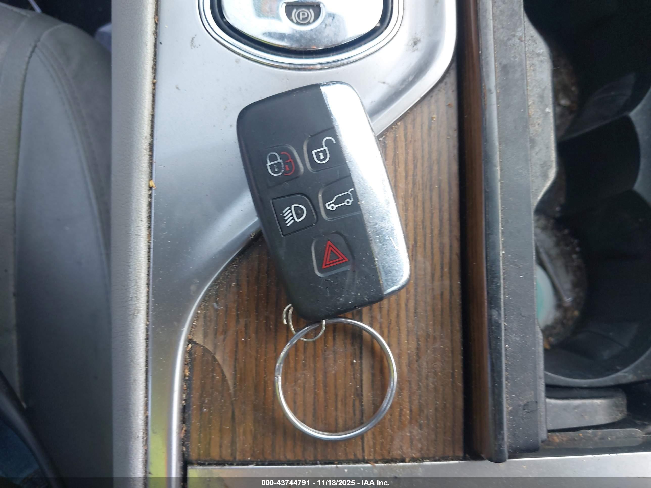 JAGUAR XF image 11