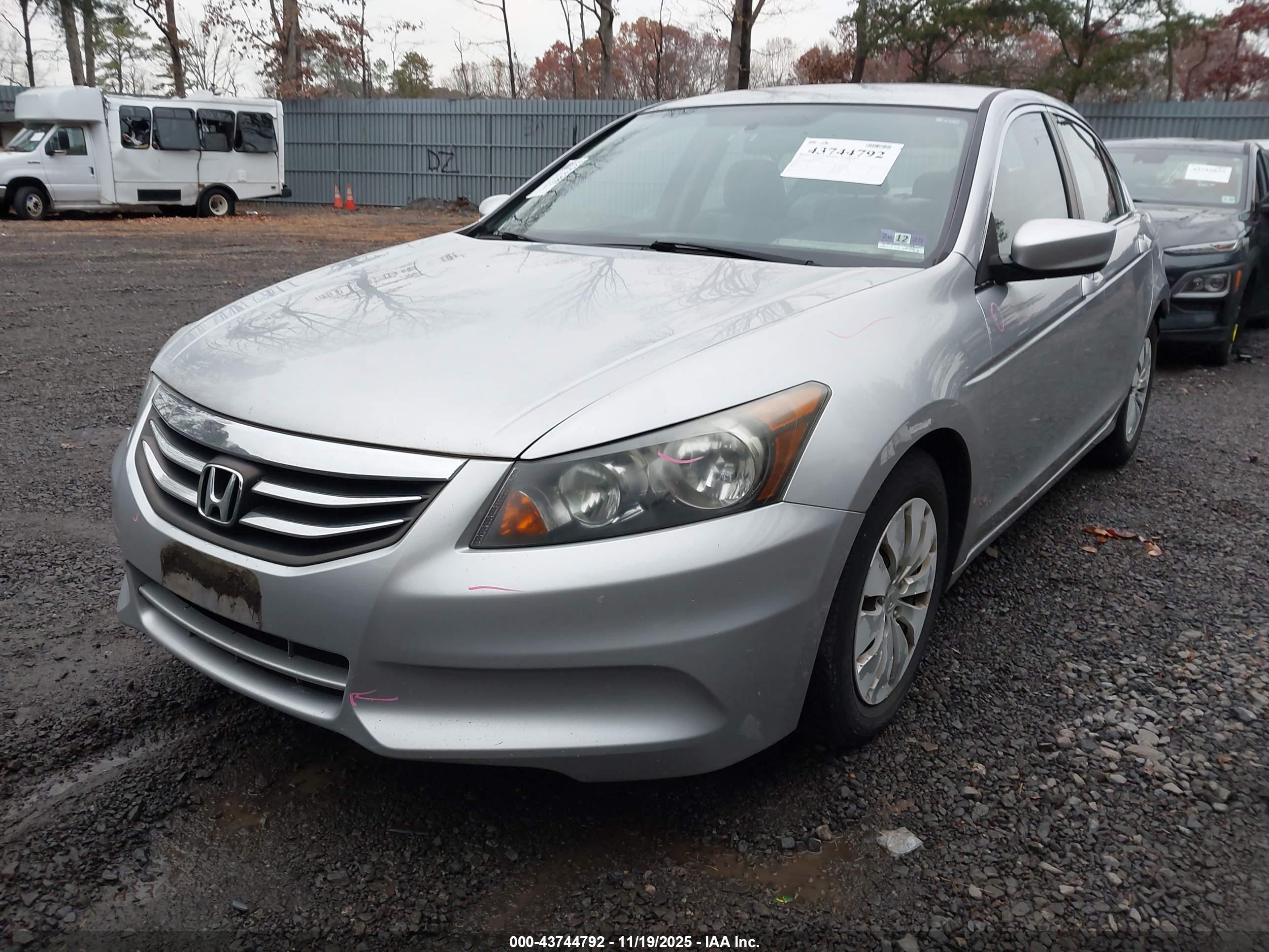 HONDA ACCORD image 2