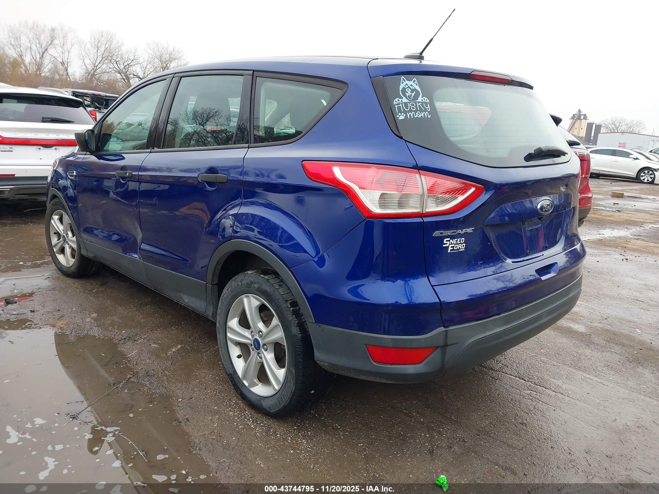 FORD ESCAPE image 3