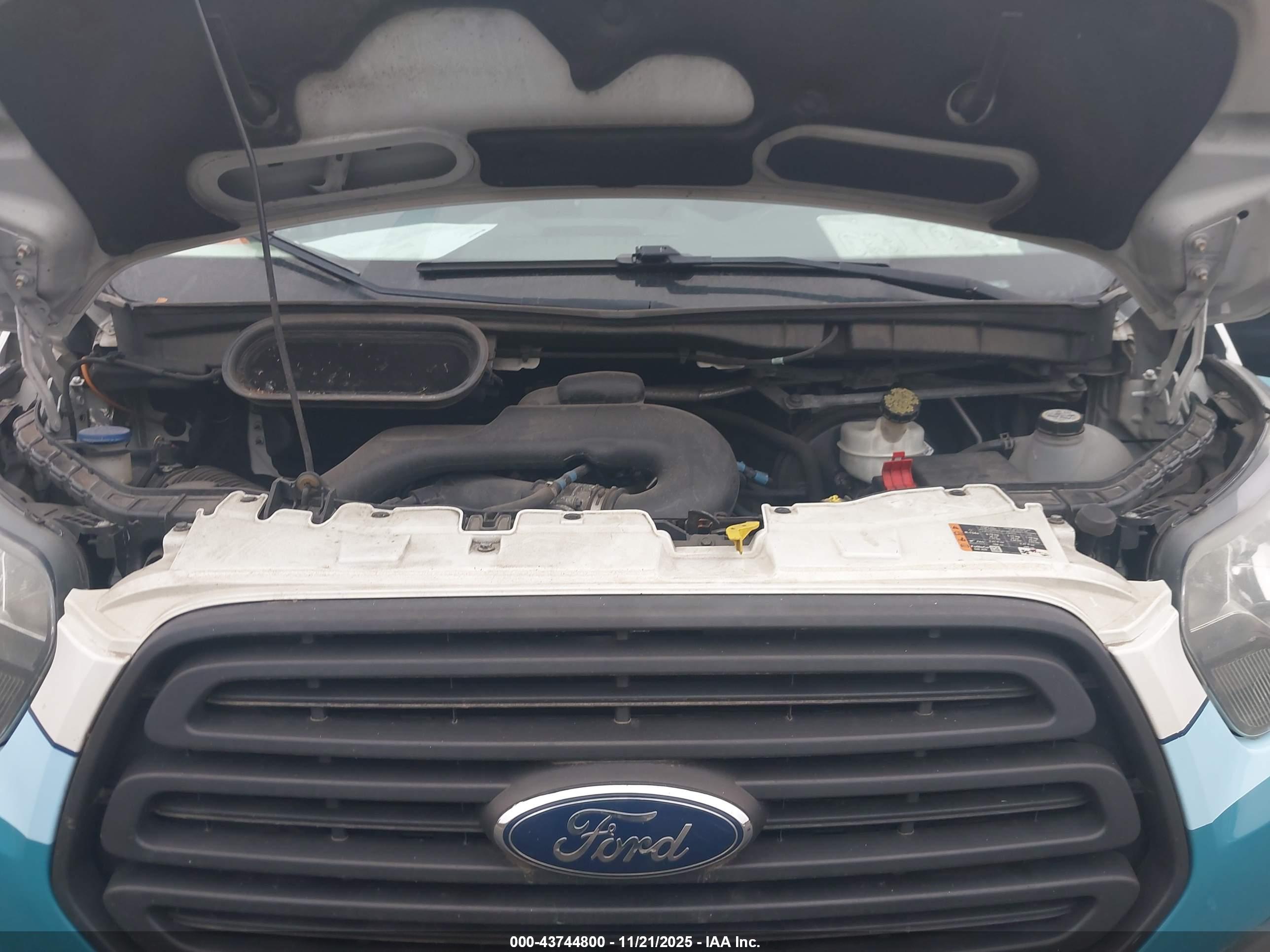 FORD TRANSIT-250 image 10