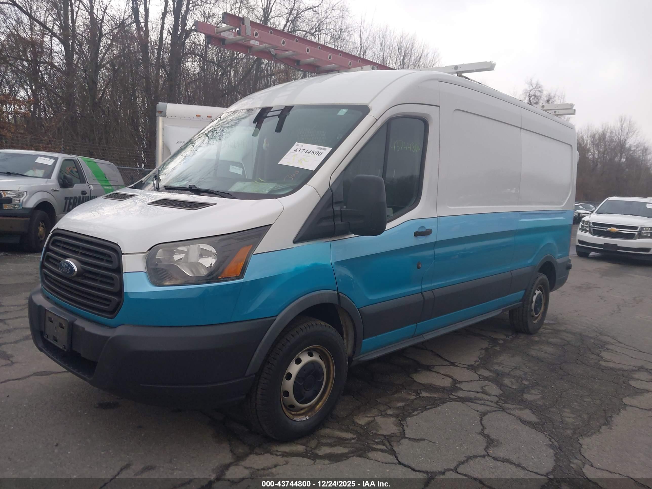 FORD TRANSIT-250 image 2