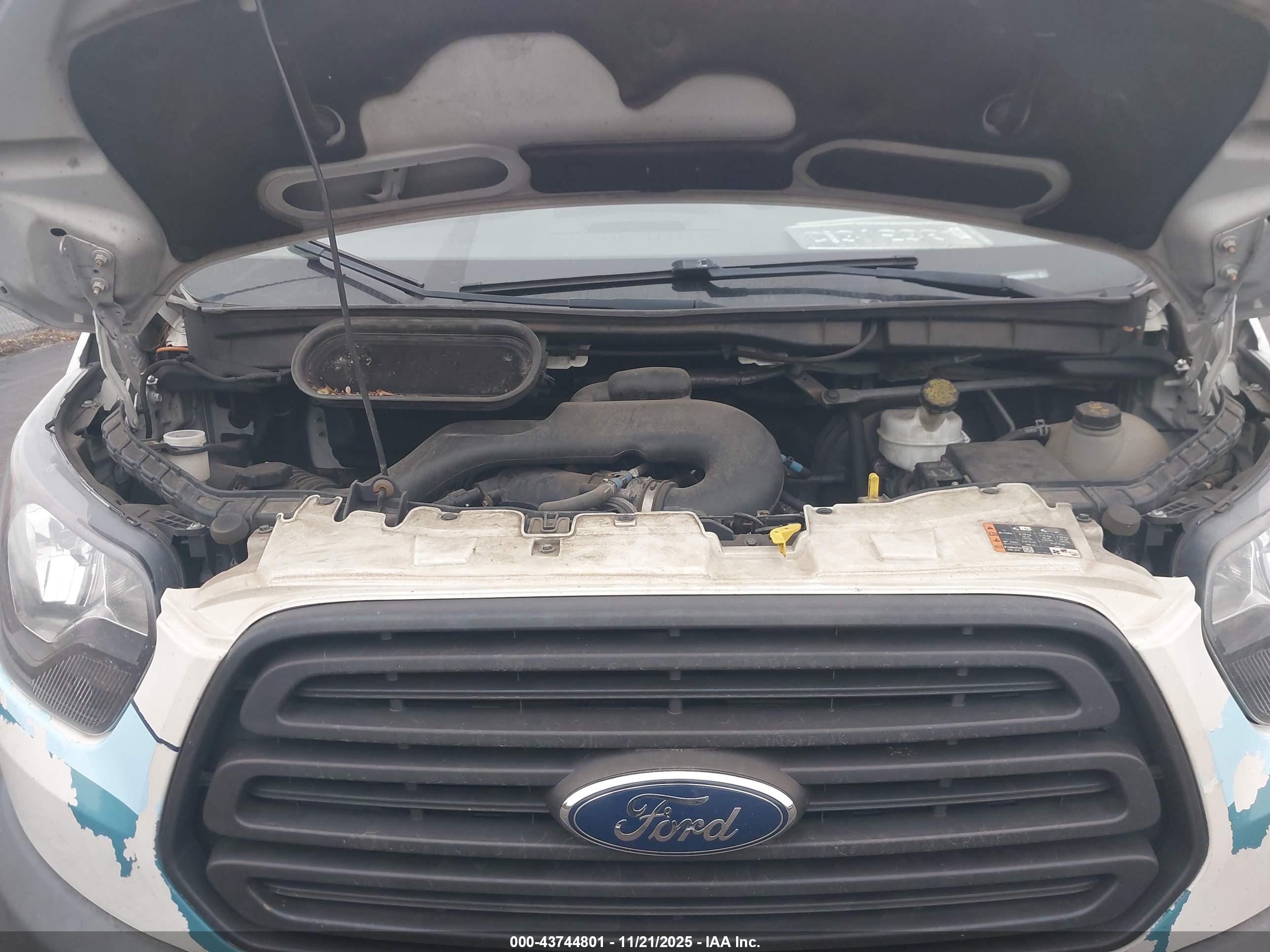 FORD TRANSIT-250 image 10
