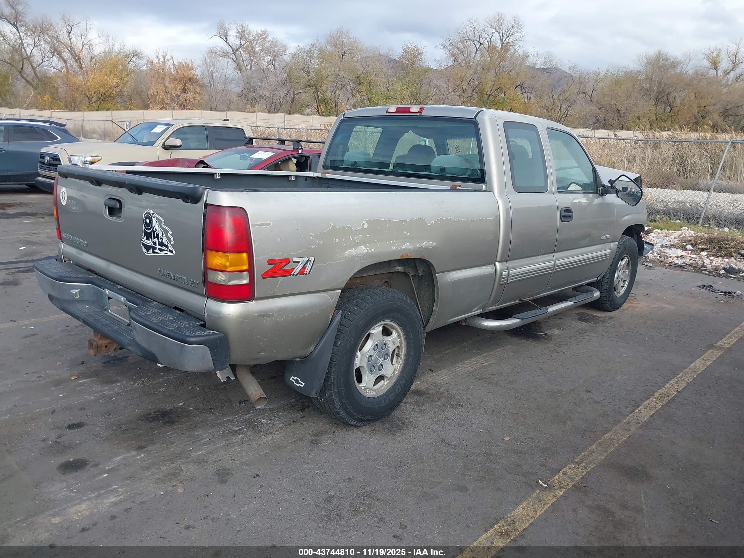 CHEVROLET SILVERADO image 4