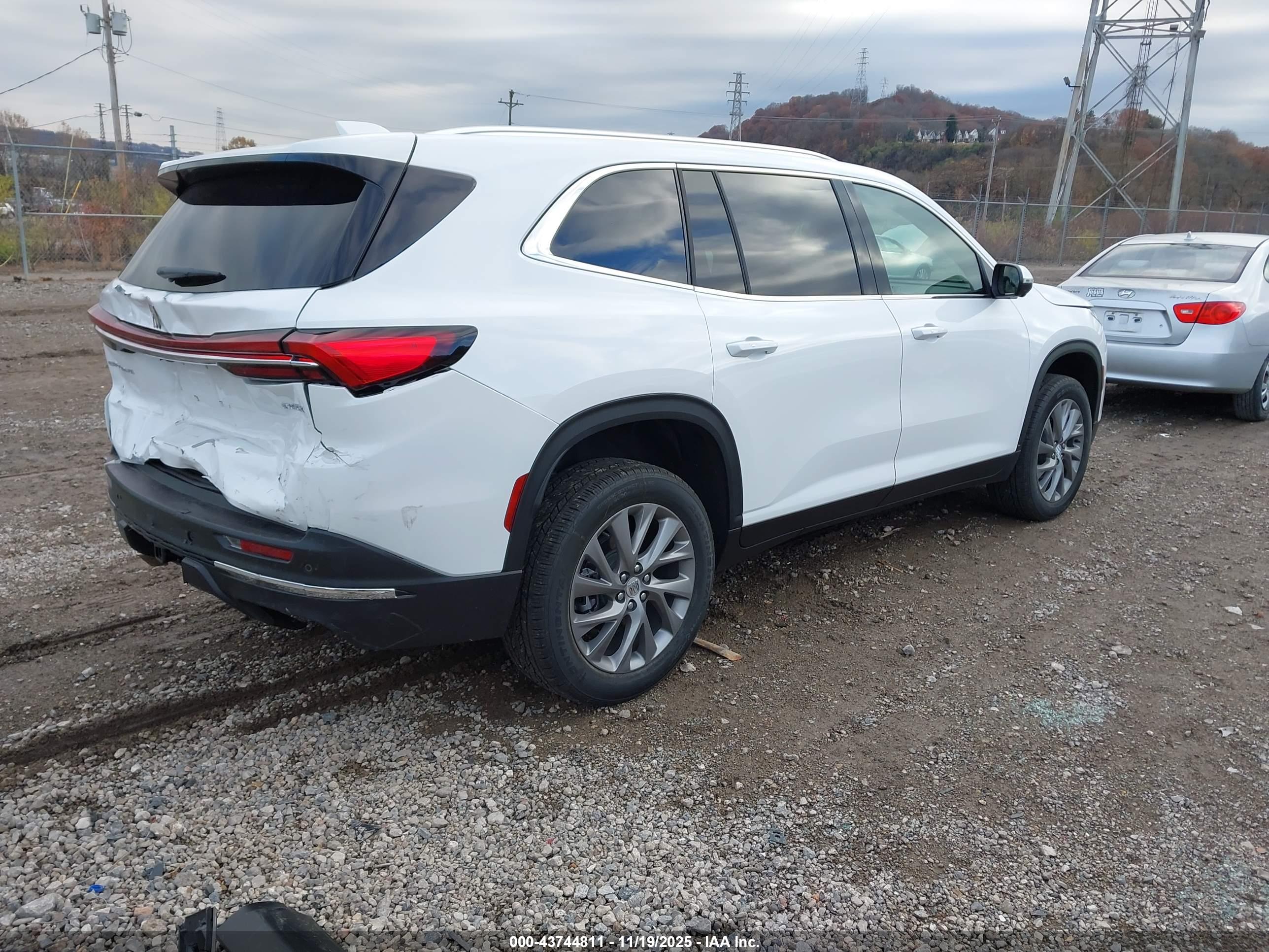 BUICK ENCLAVE image 4