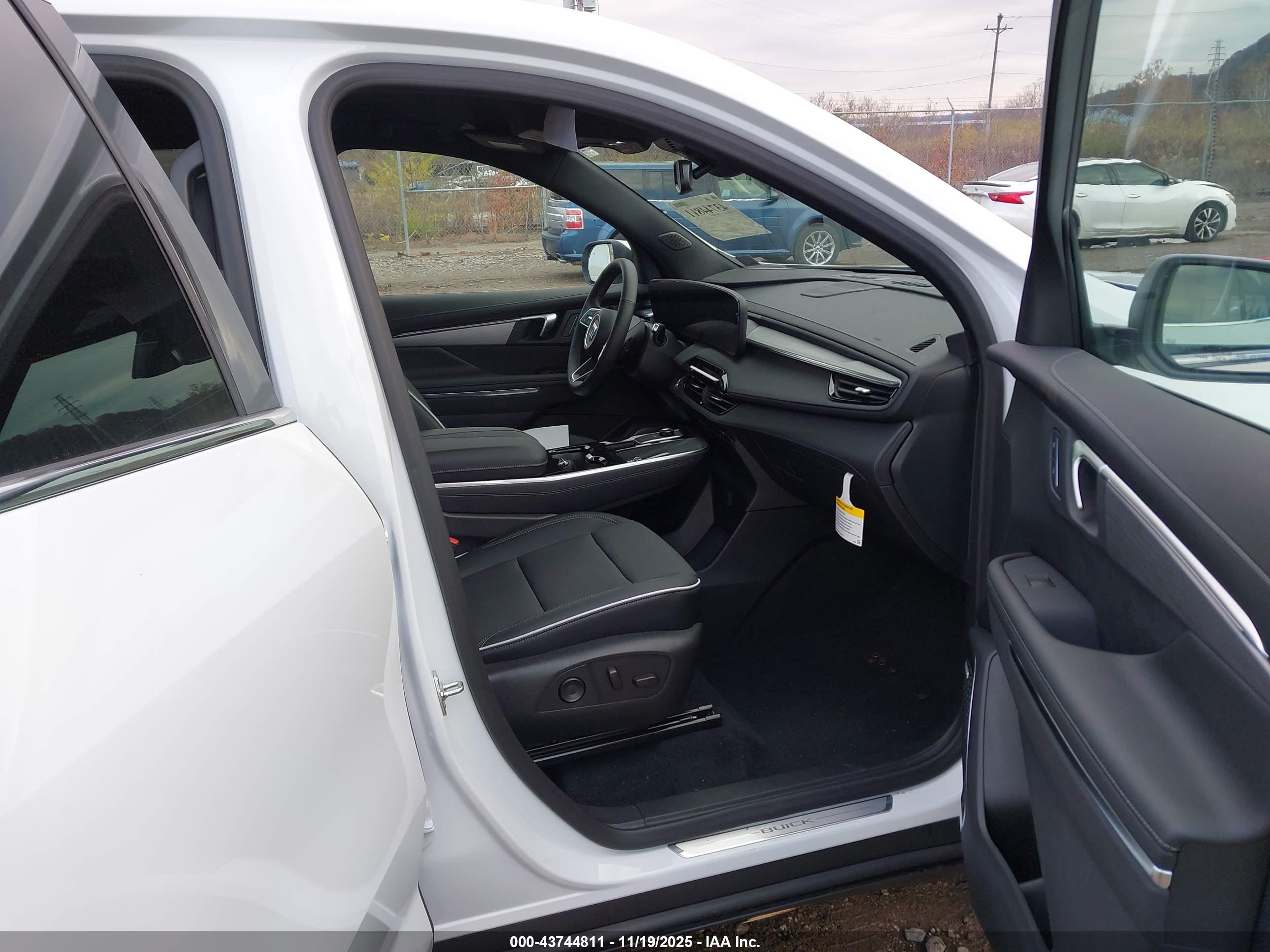 BUICK ENCLAVE image 5