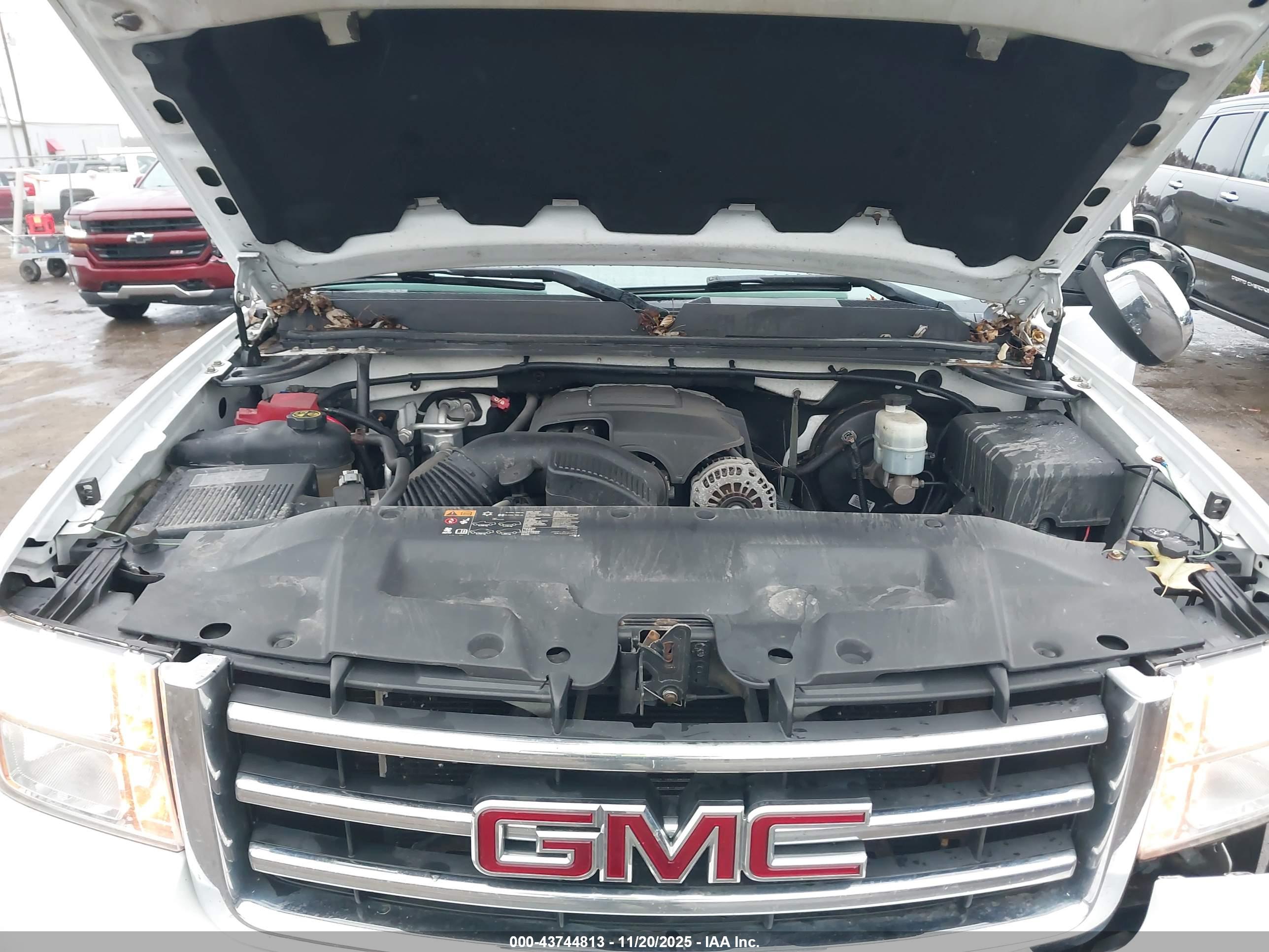 GMC SIERRA image 10