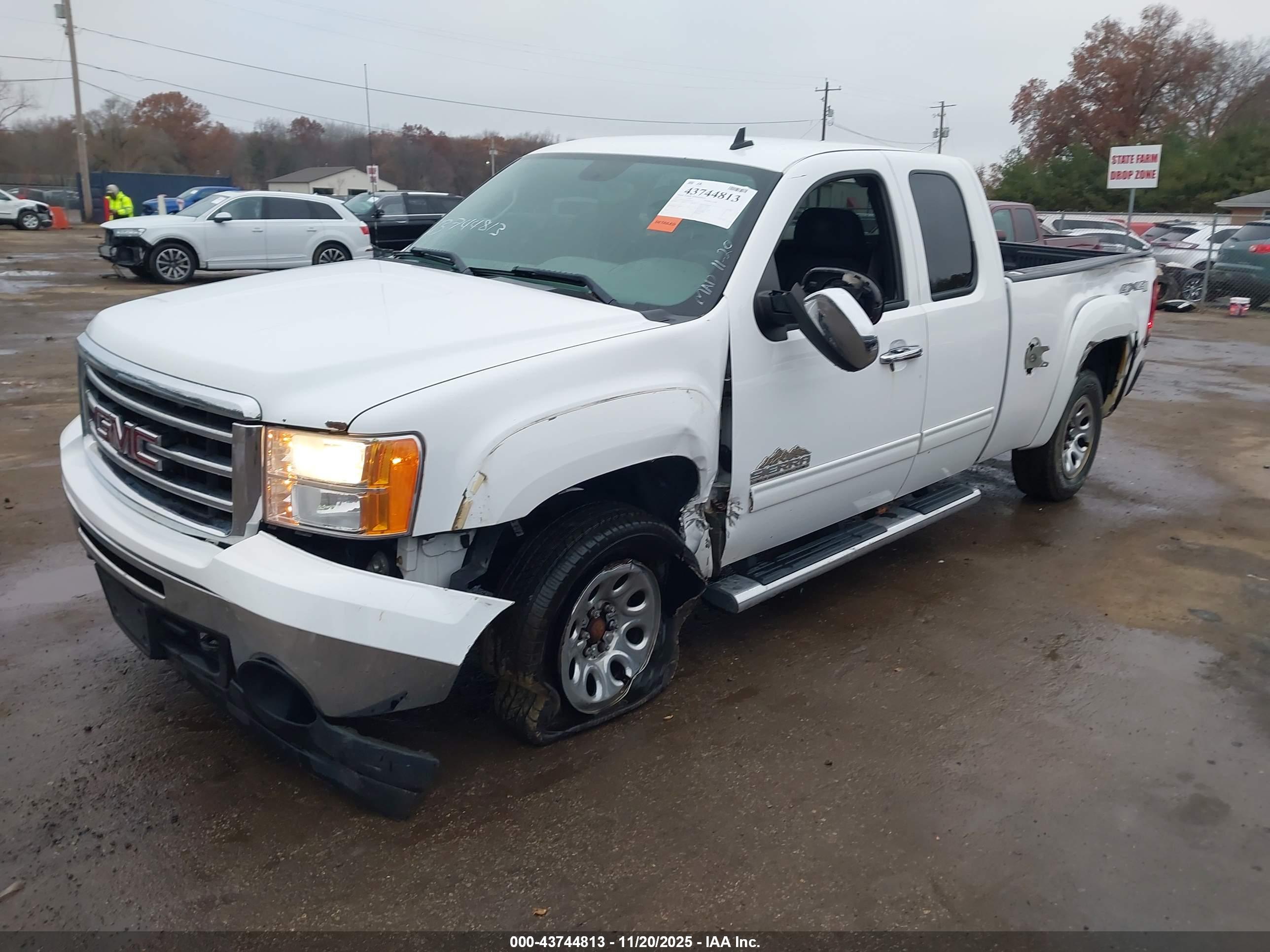 GMC SIERRA image 2