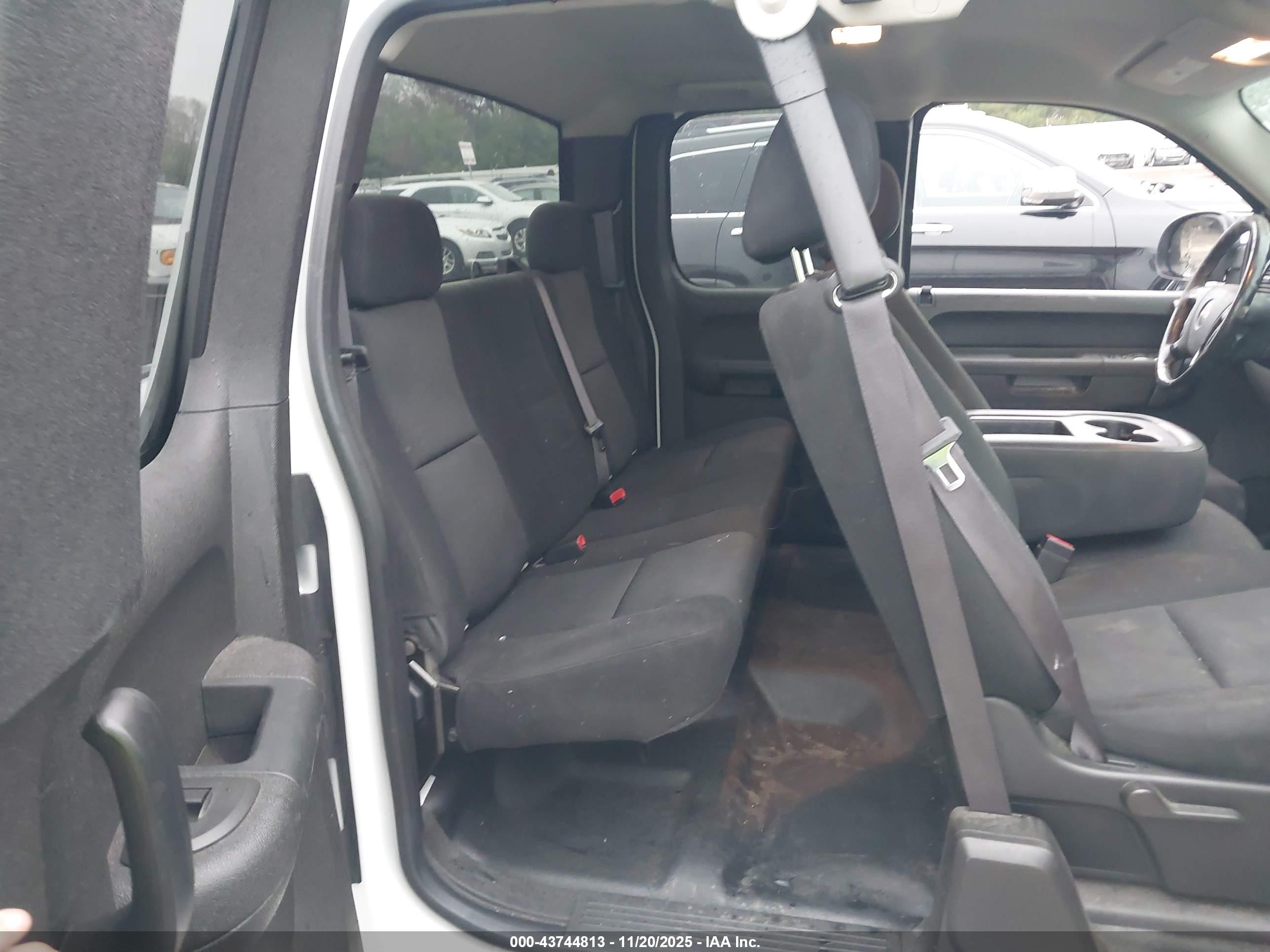GMC SIERRA image 8