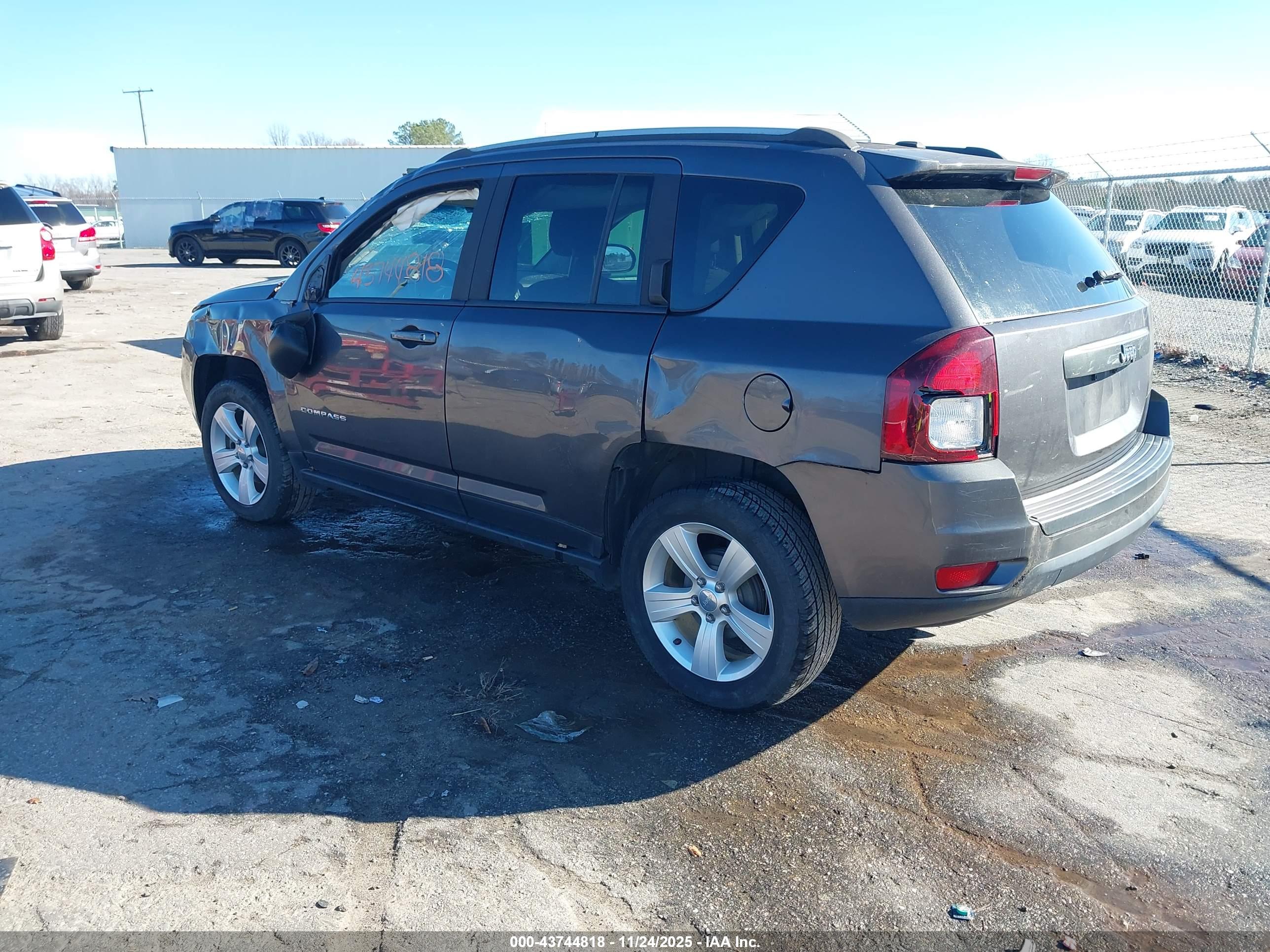JEEP COMPASS image 3
