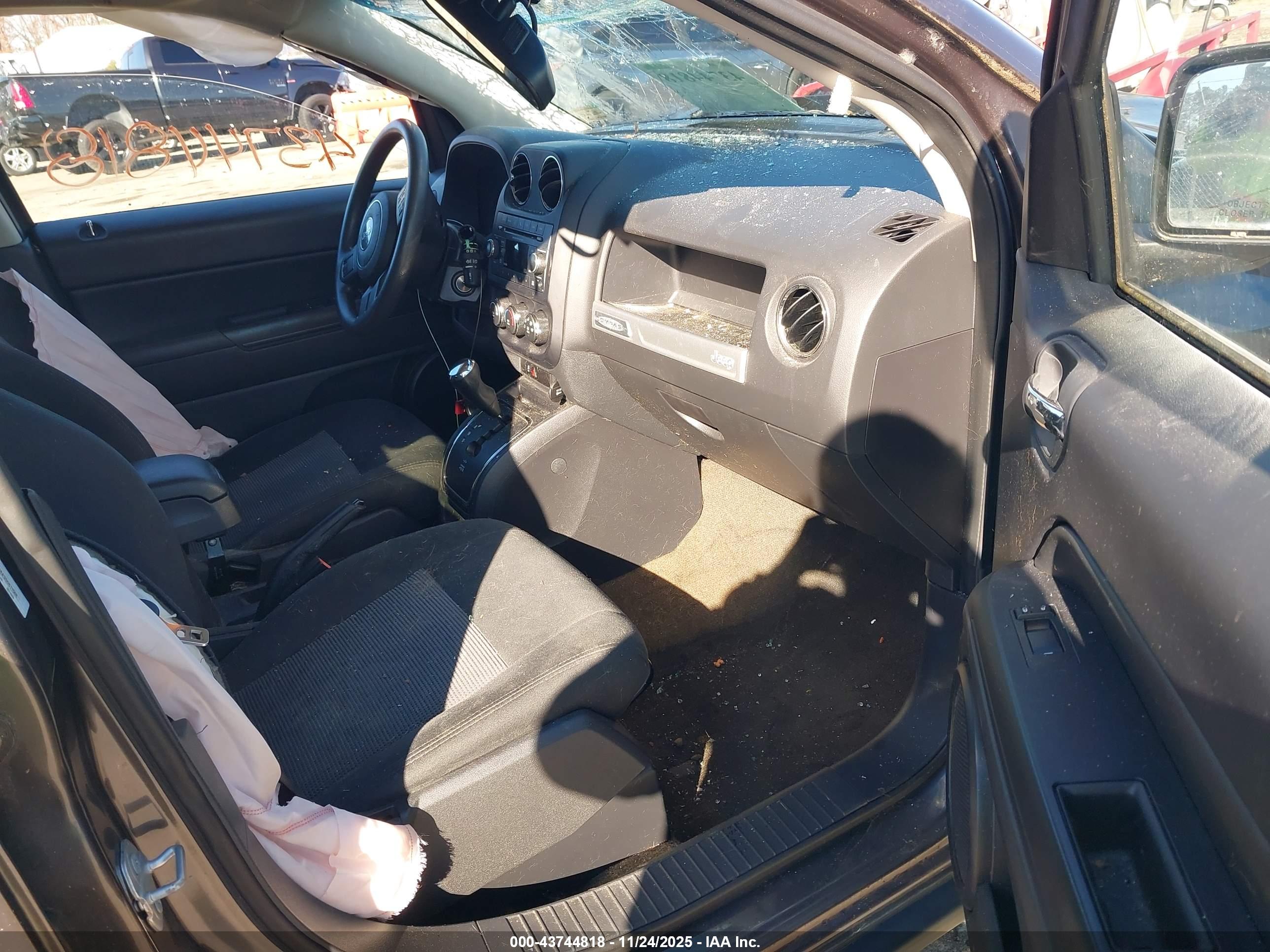 JEEP COMPASS image 5