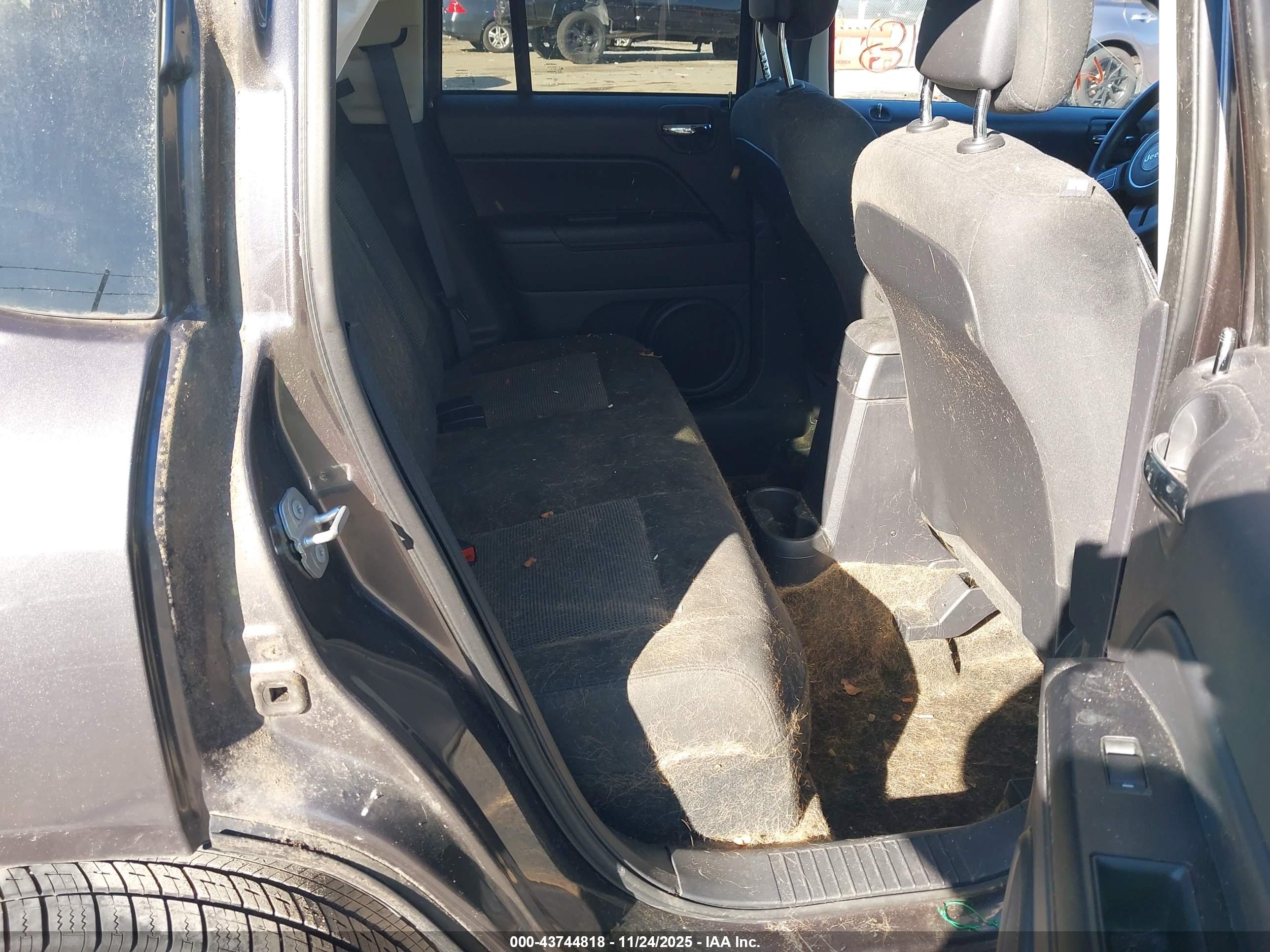 JEEP COMPASS image 8