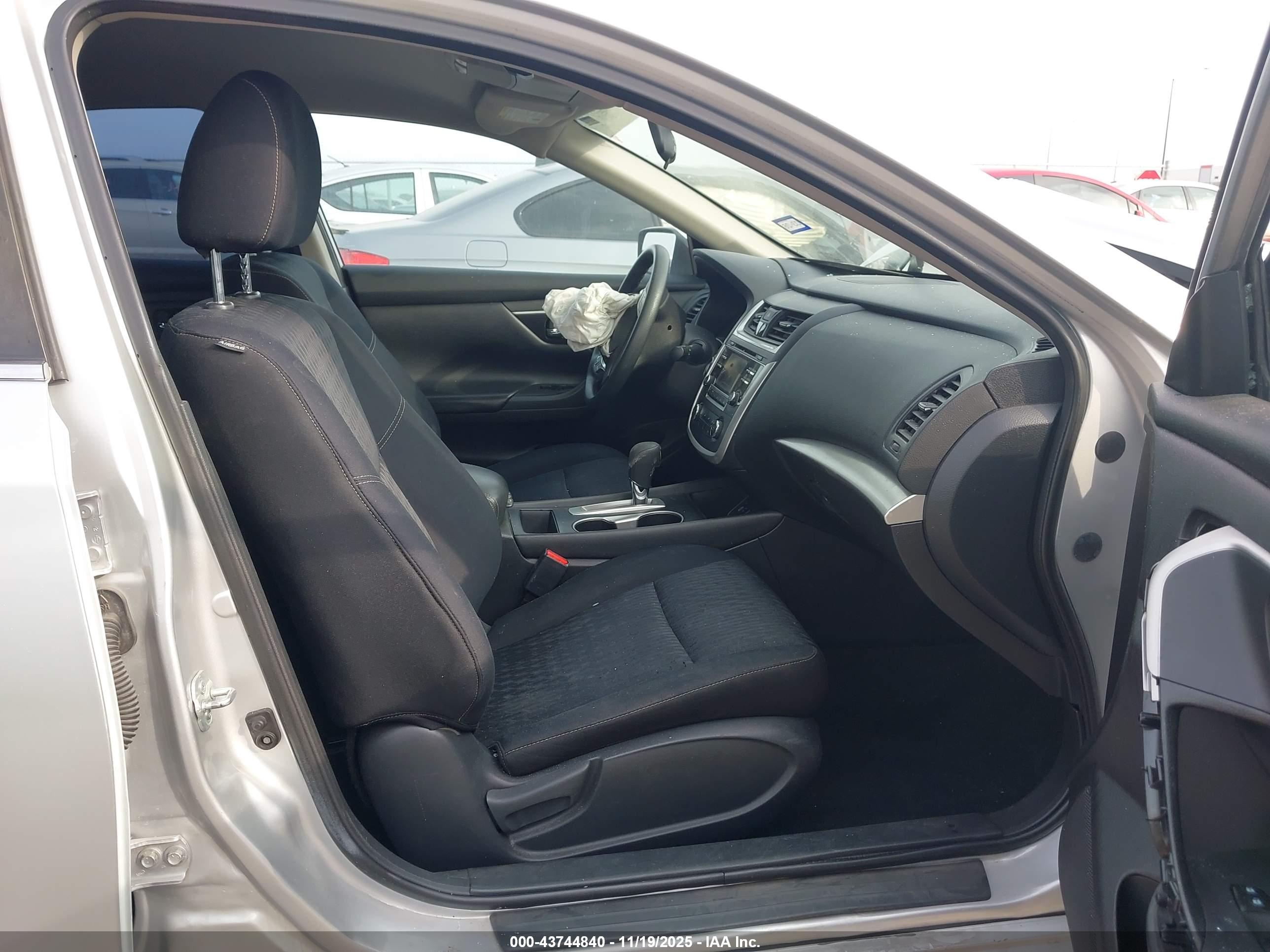 NISSAN ALTIMA image 5