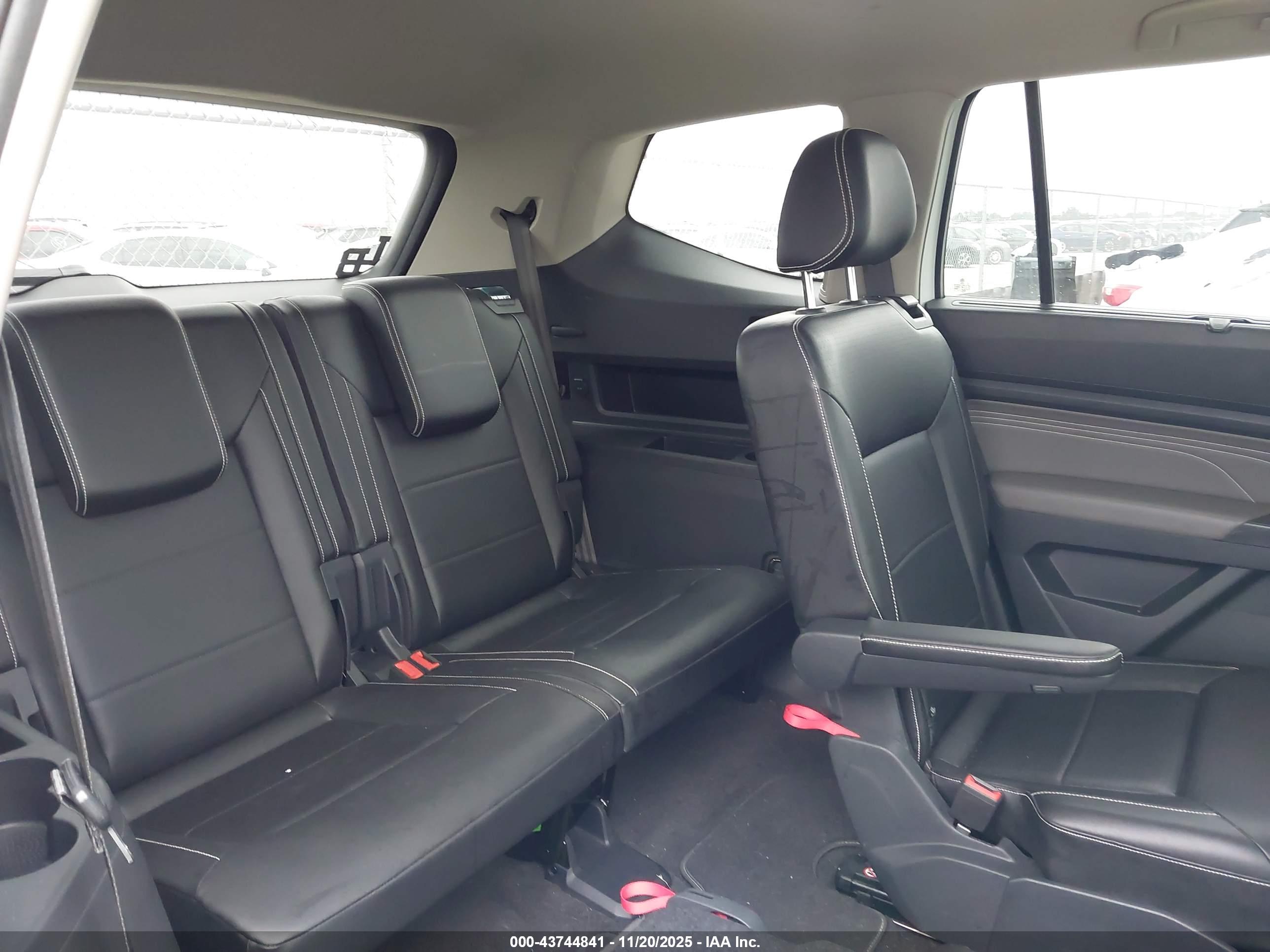 VOLKSWAGEN ATLAS image 8
