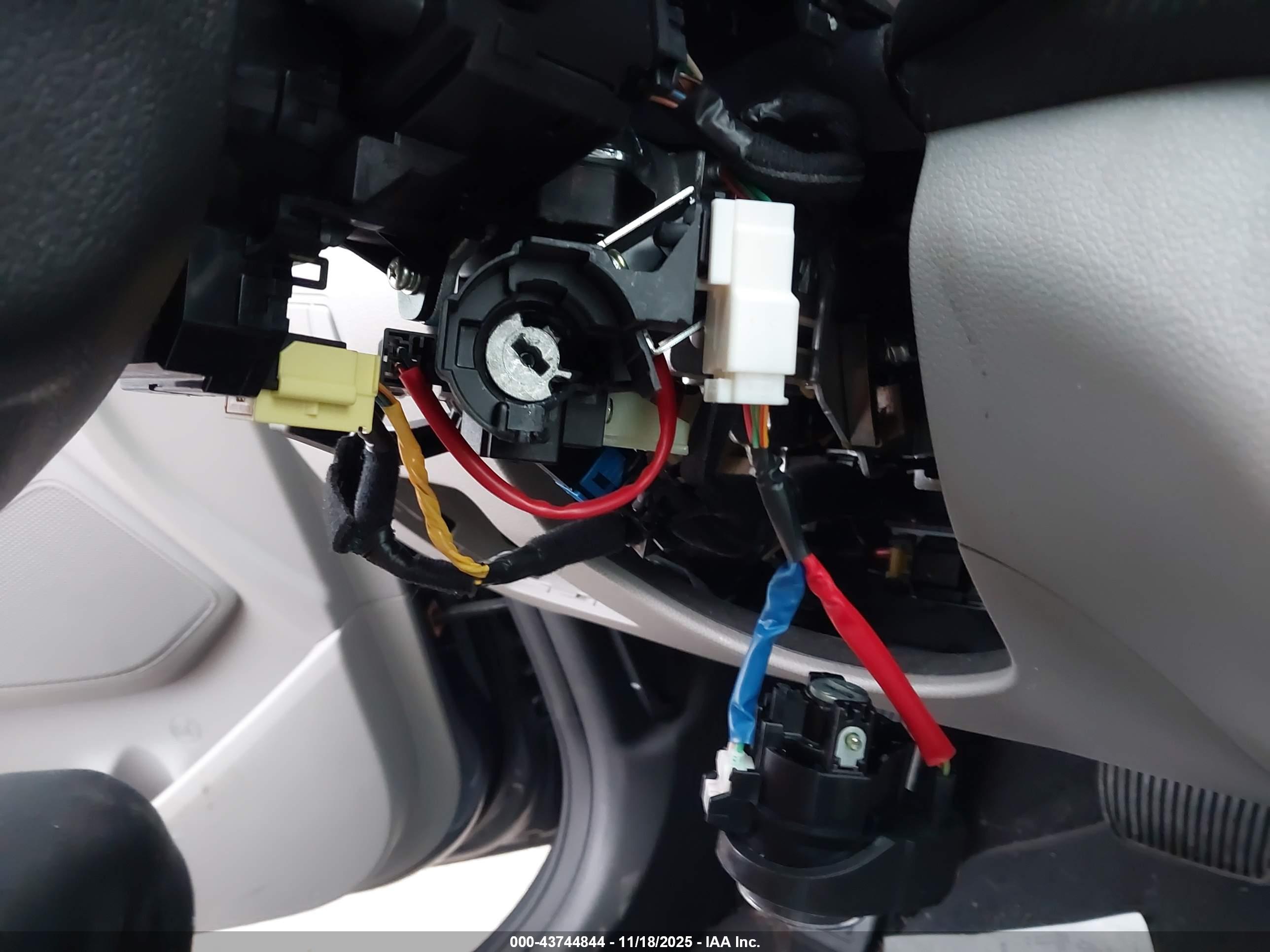 HYUNDAI TUCSON image 11
