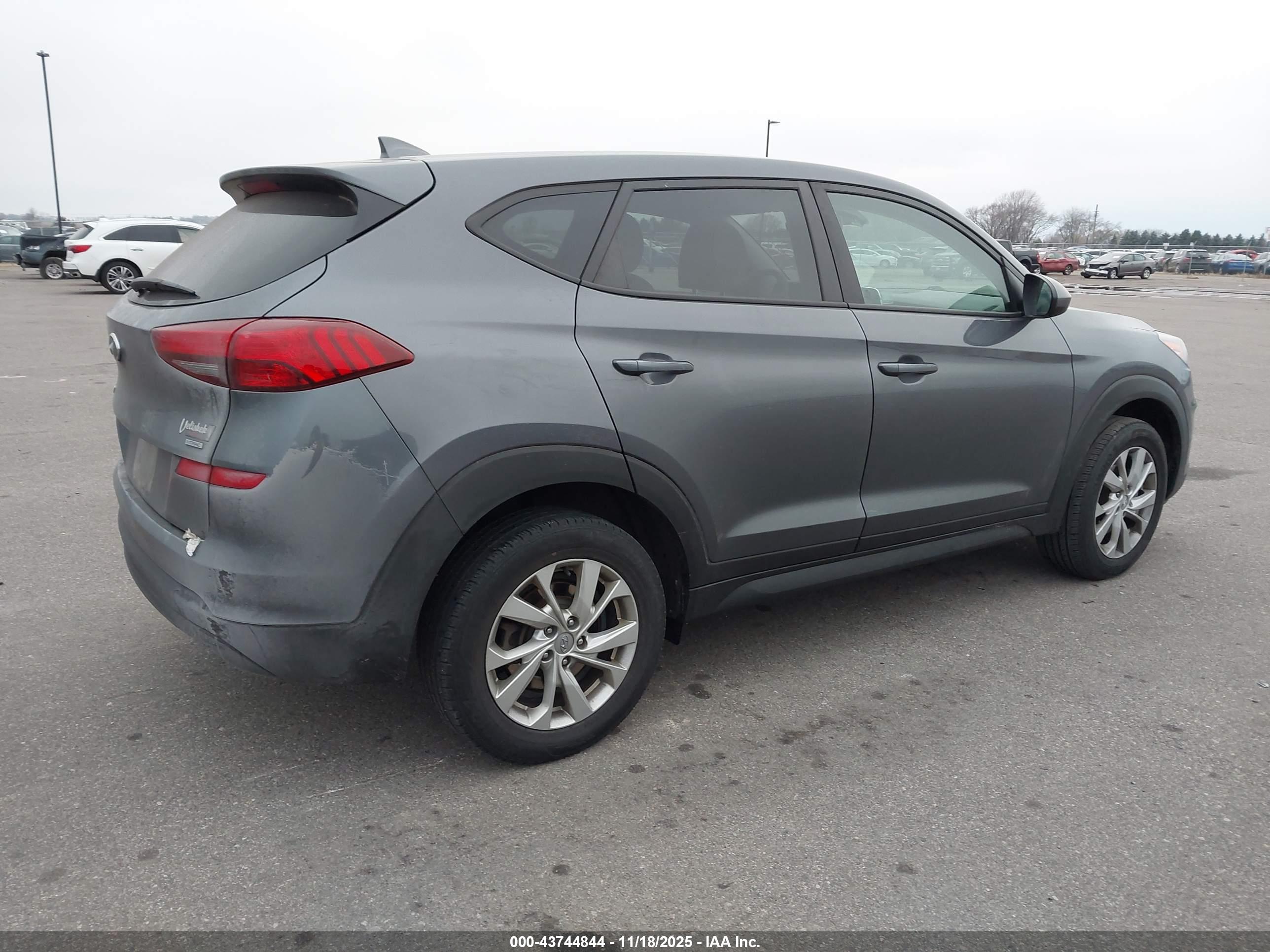 HYUNDAI TUCSON image 4
