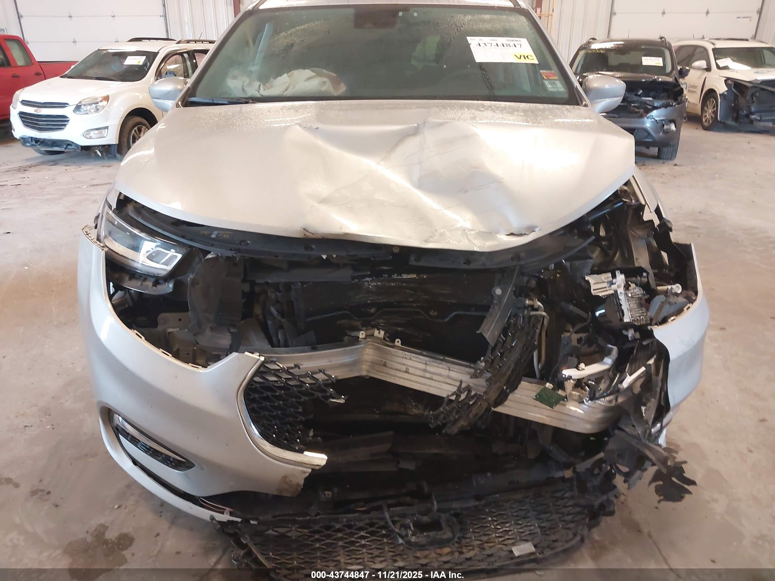 CHRYSLER PACIFICA image 6