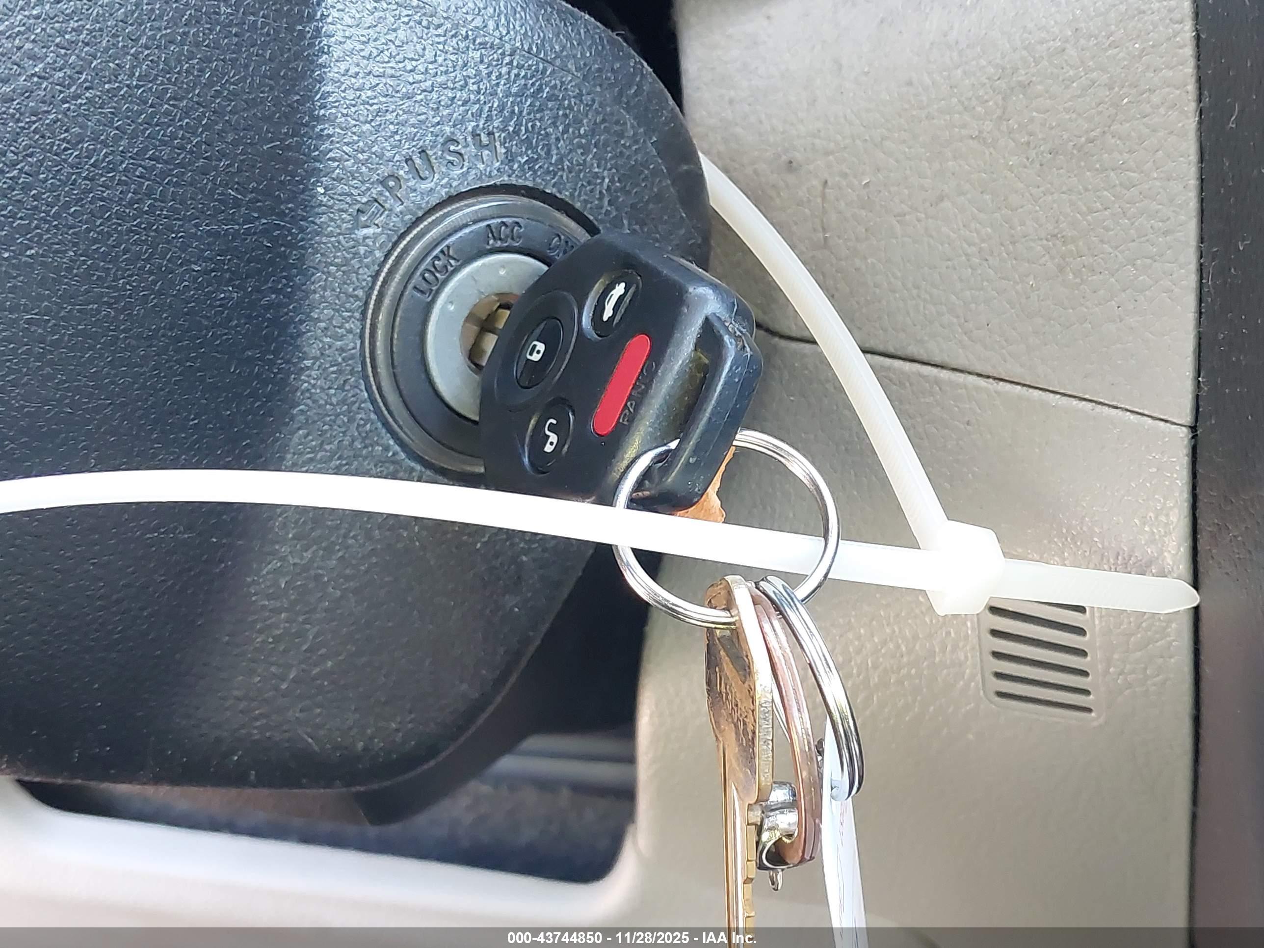 SUBARU FORESTER image 11