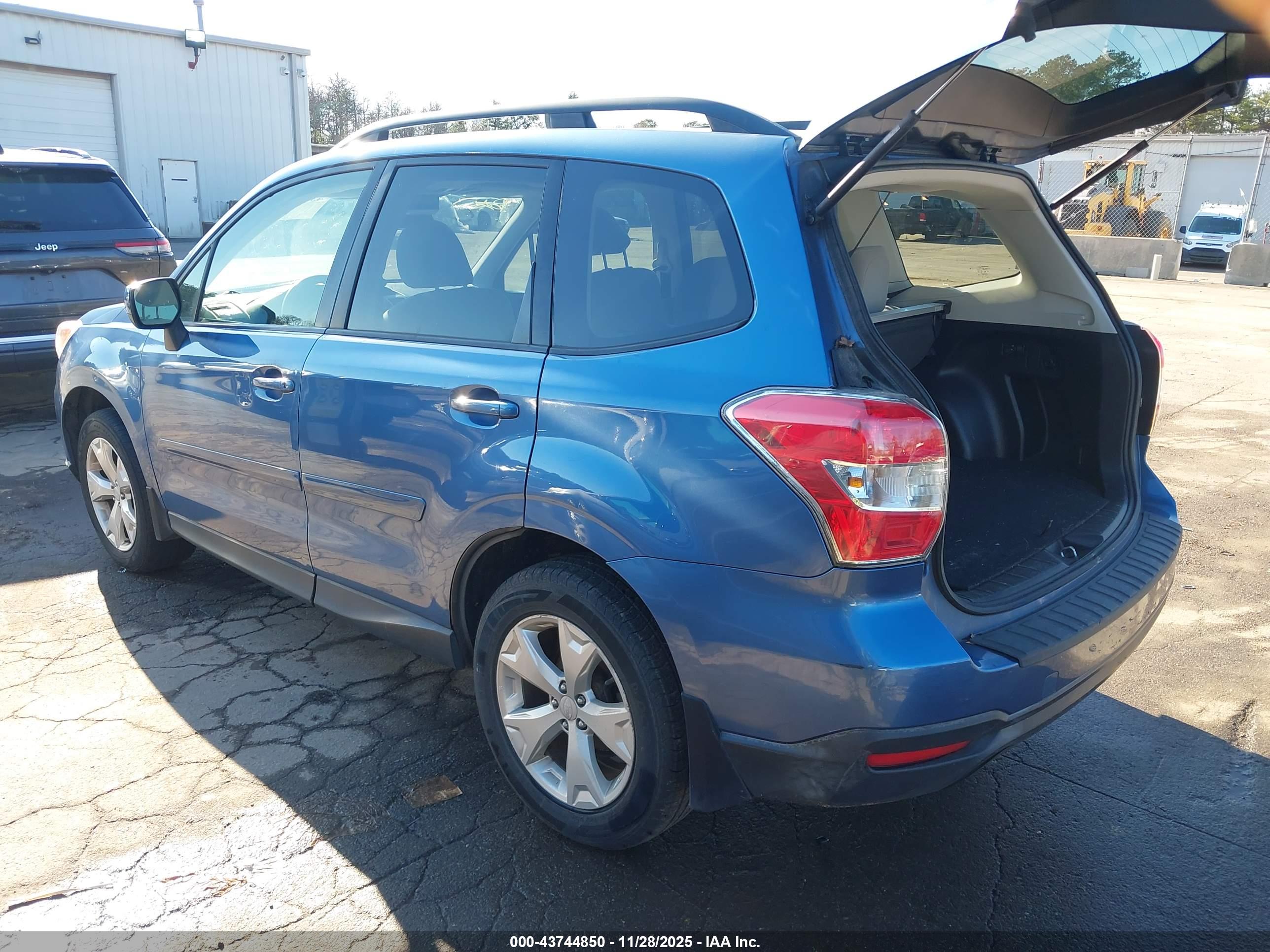 SUBARU FORESTER image 3