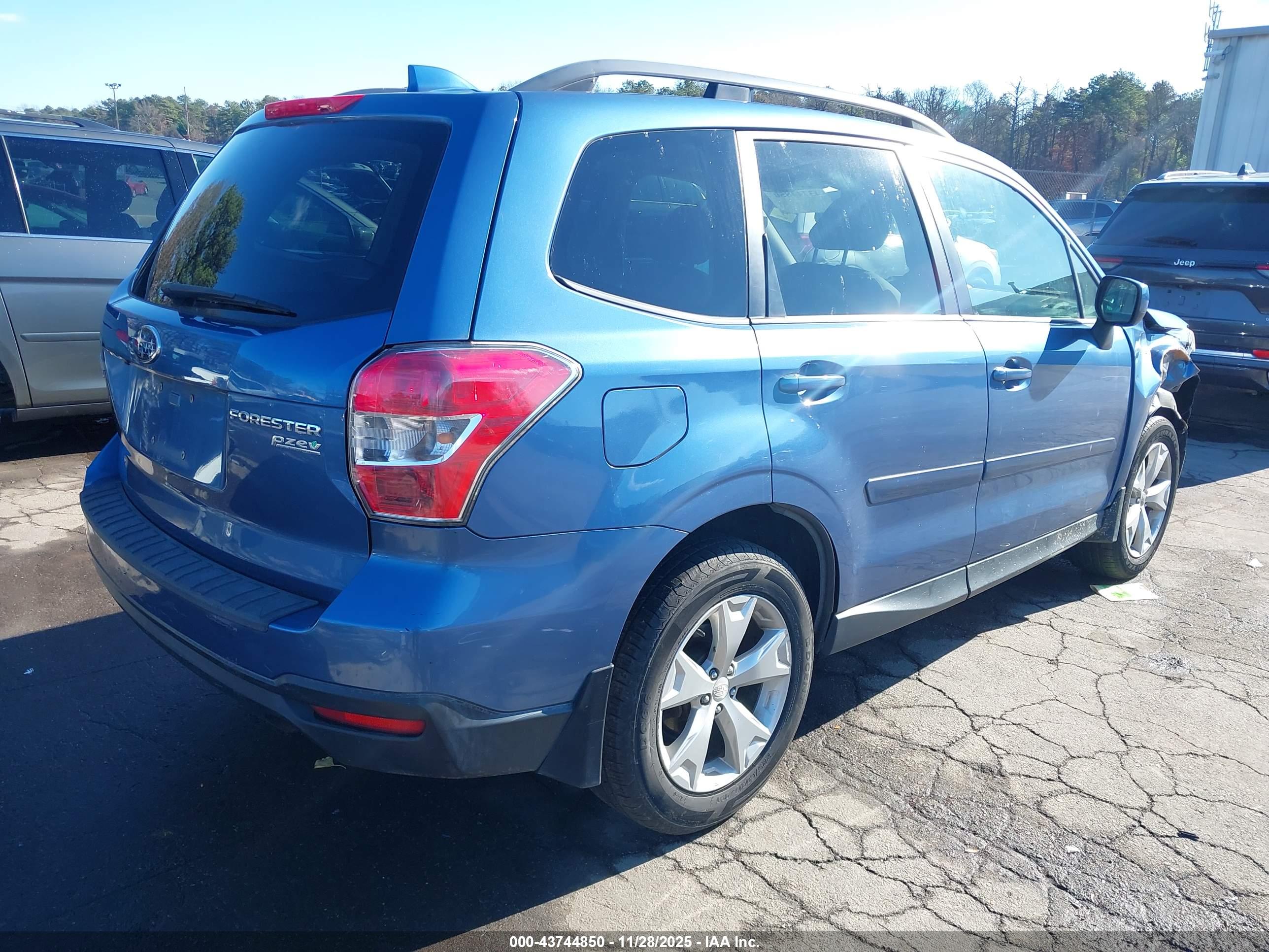 SUBARU FORESTER image 4