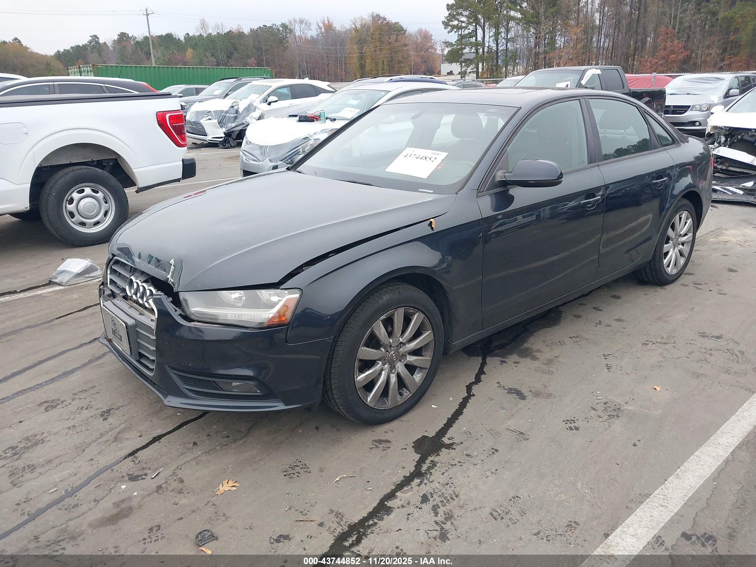 AUDI A4 image 2