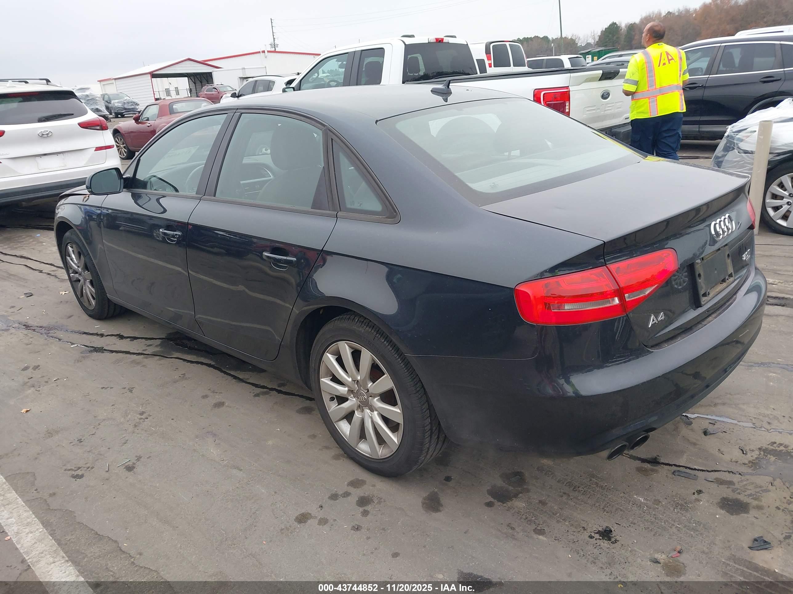AUDI A4 image 3