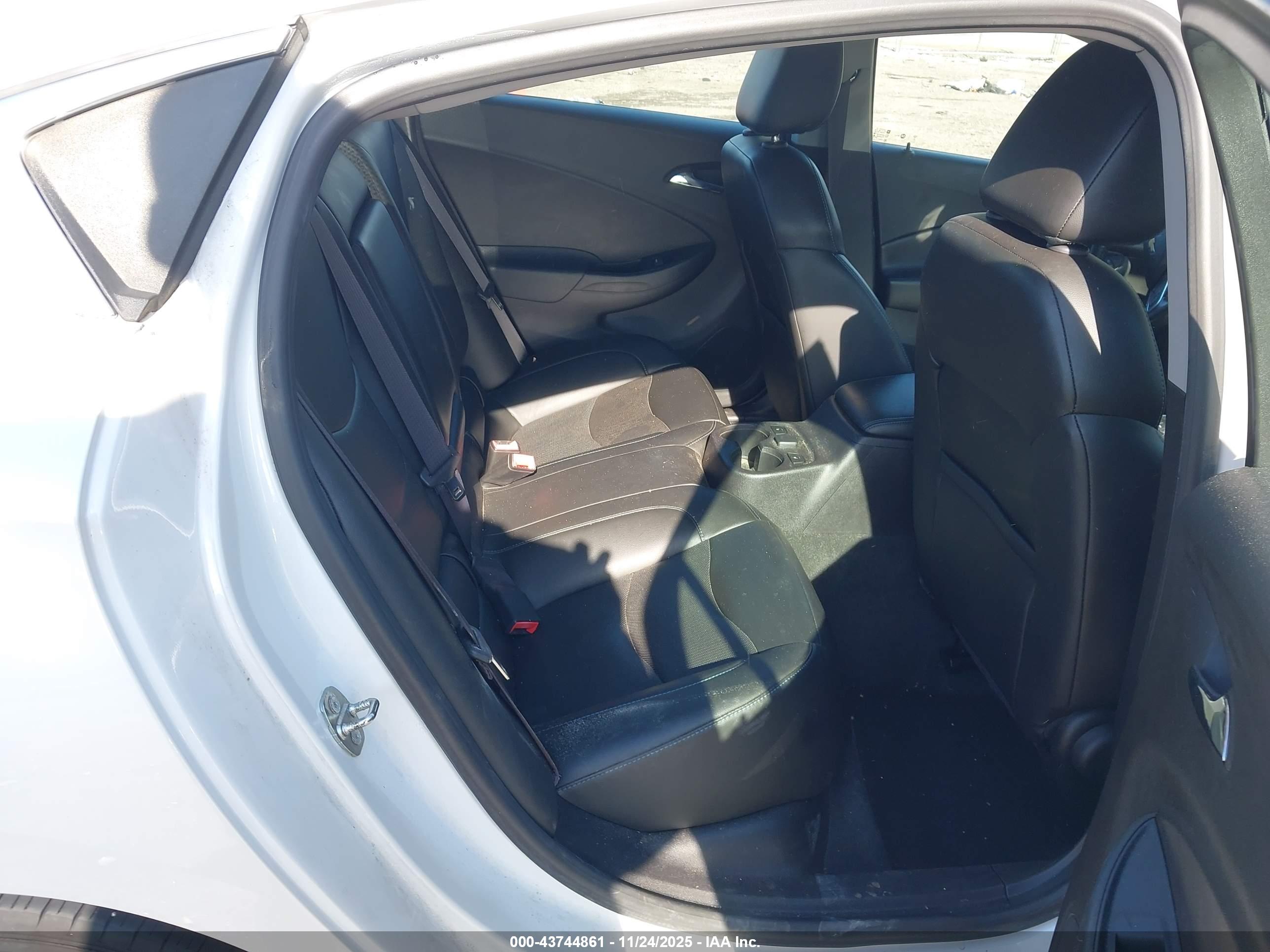 CHEVROLET VOLT image 8