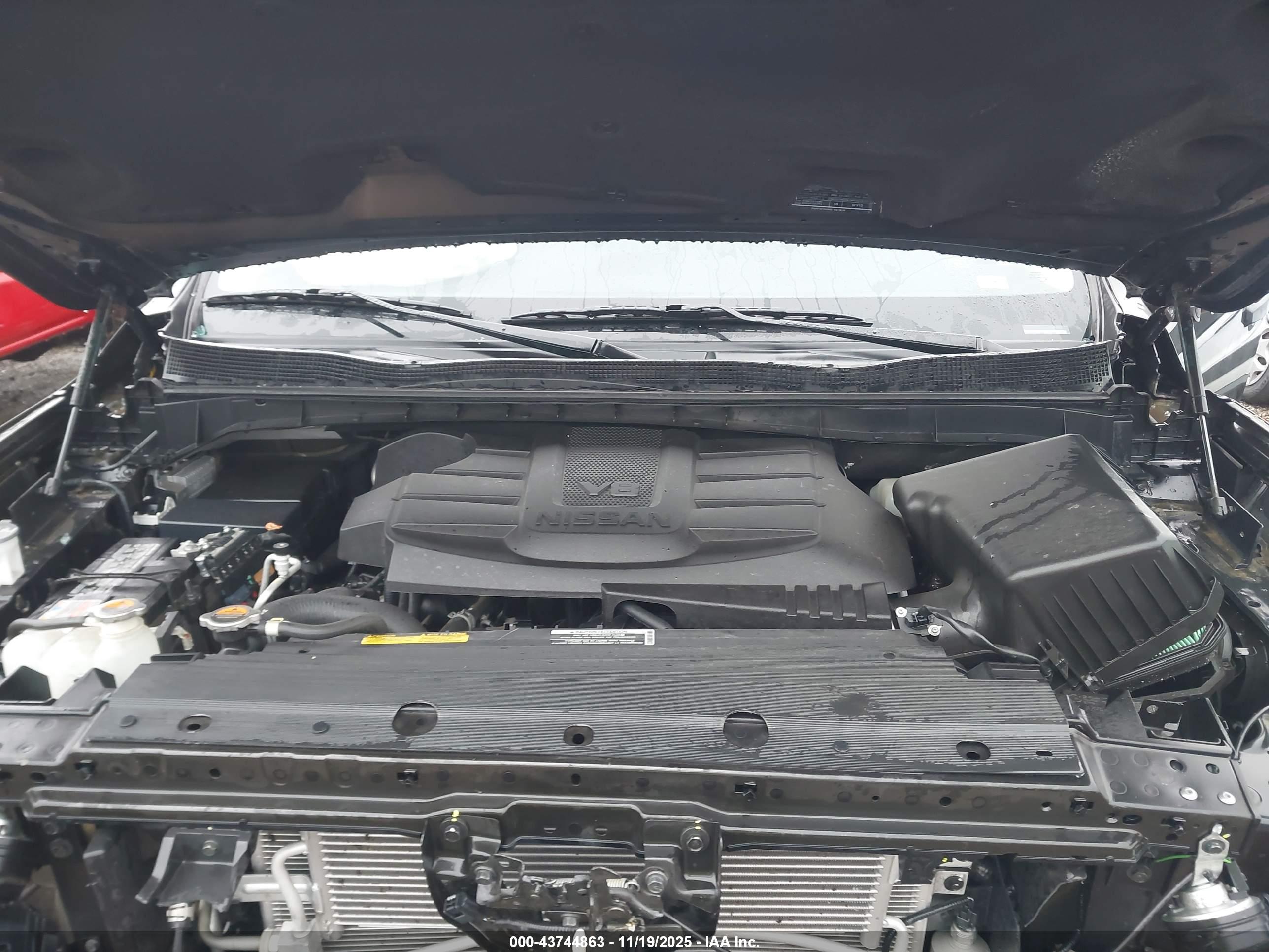 NISSAN TITAN image 10